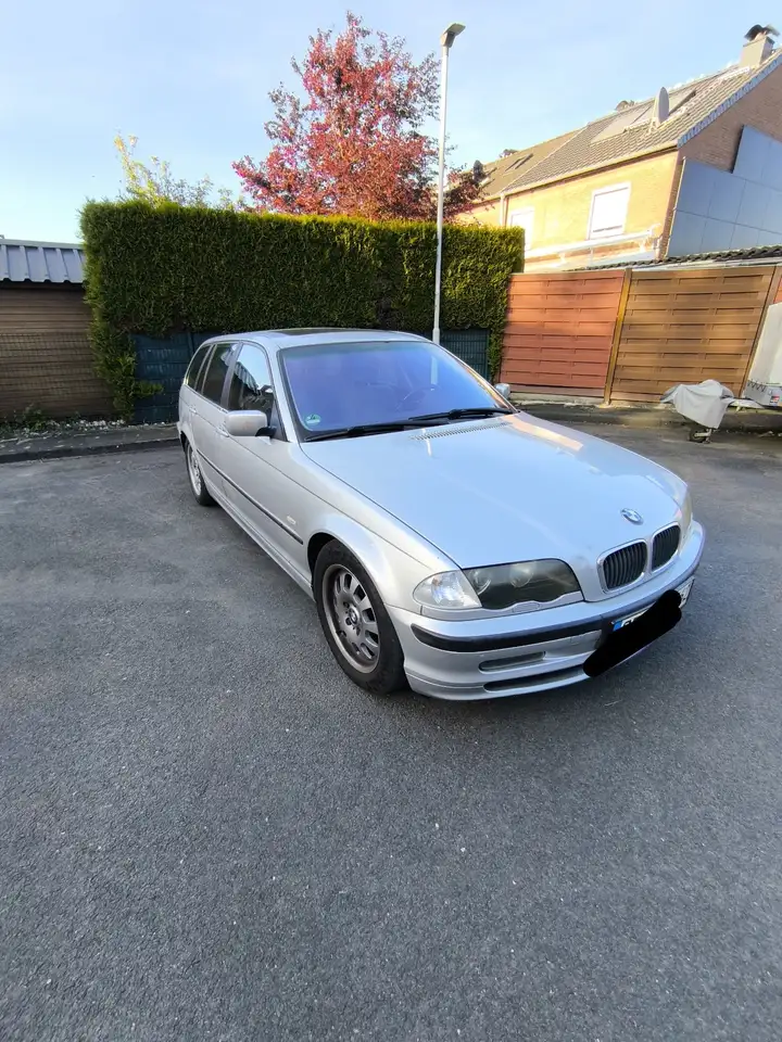 BMW 325i touring, foto 1