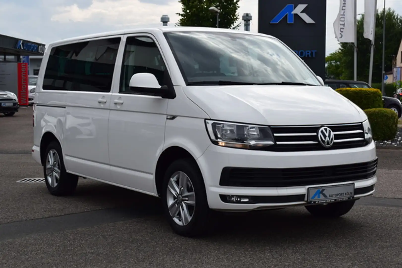 Volkswagen T6 Caravelle Comfortline*ACC*ALU*PDC*9.Sitze* Weiß - 1