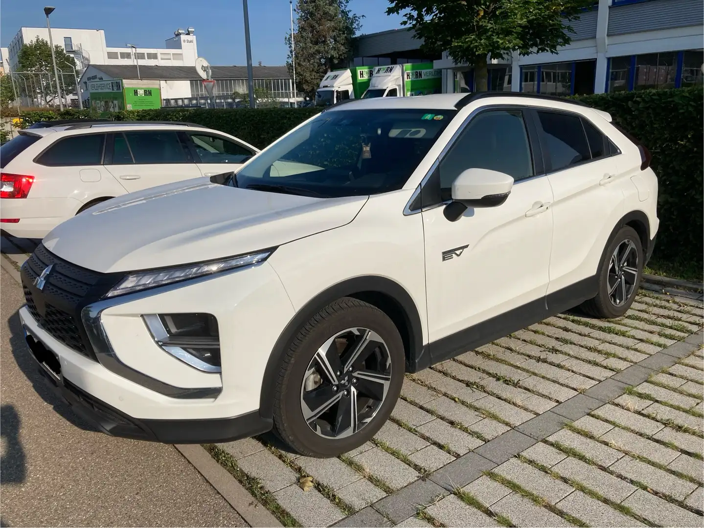 Mitsubishi Eclipse Cross Plug-In Hybrid 4WD Basis Weiß - 1