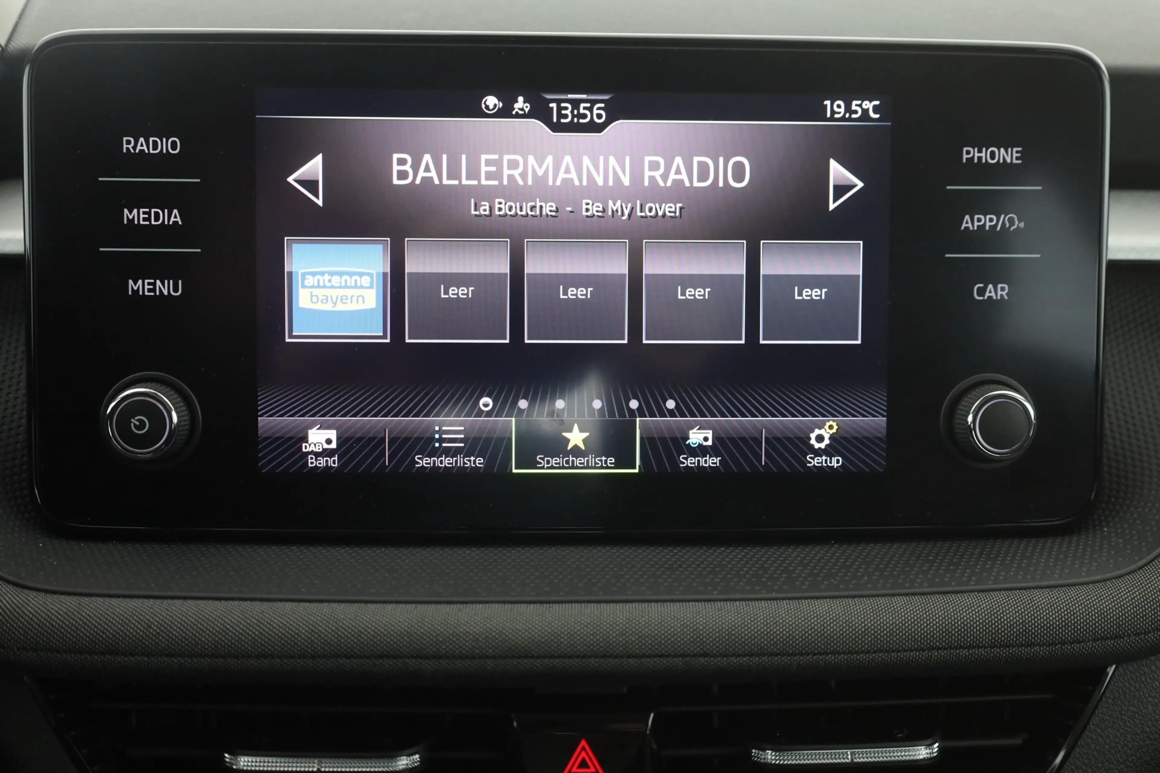 Skoda Fabia 1.0 MPI Tour LED SmartLink Sitzheizung PDC — photo 11