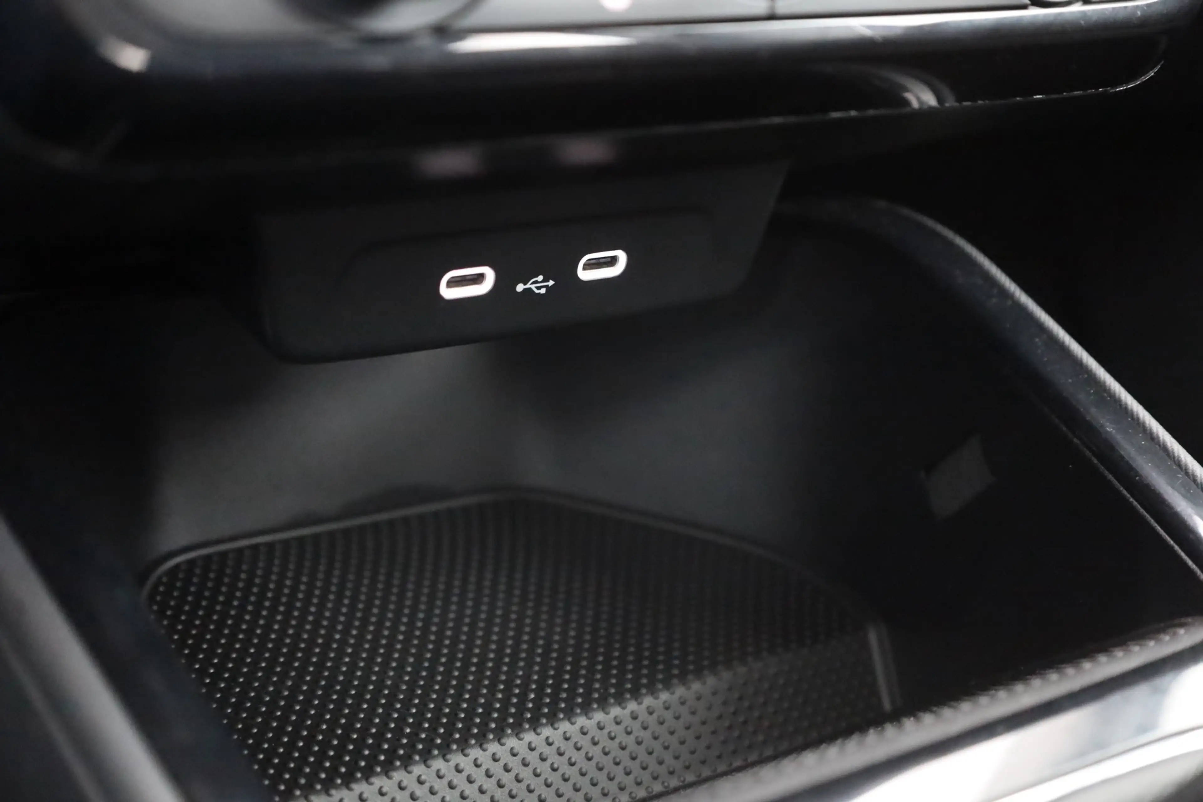 Skoda Fabia 1.0 MPI Tour LED SmartLink Sitzheizung PDC — photo 13