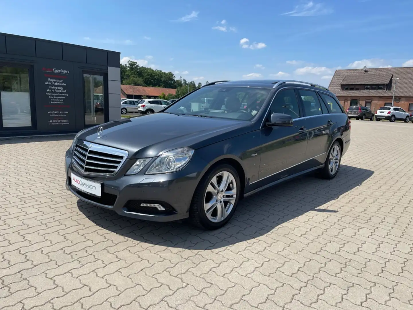Mercedes-Benz E 350 T CDI BlueEfficiency Avantgarde AHK Grau - 1