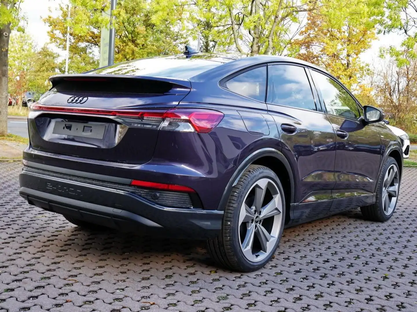 Audi e-tron Q4 Sportback 40 e-tron*Matrix-LED*Sportsitze*MMI Violett - 2