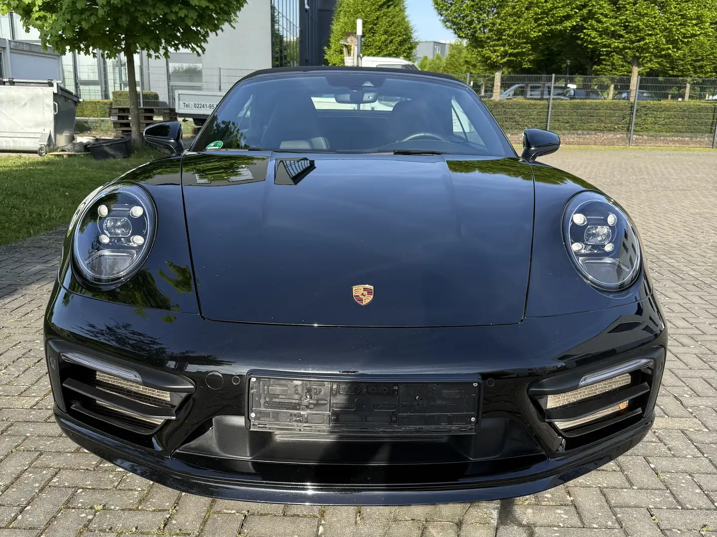 Porsche 992 Carrera Cabriolet Sportpaket Approved Schwarz - 2