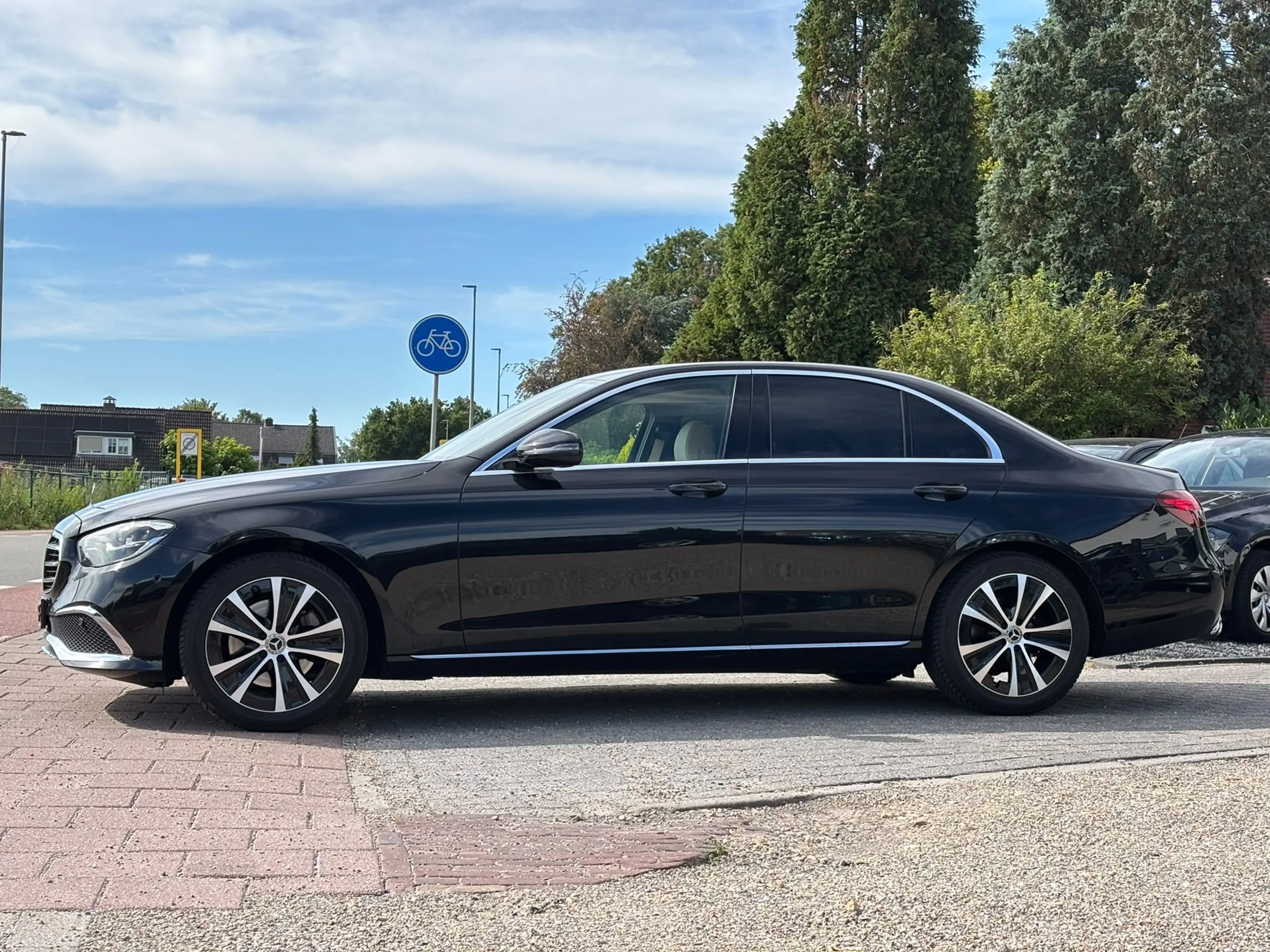 Mercedes-Benz E 220 d 4MATIC Avantgarde,luchtvering adaptive,Nieuwstaa — photo 6