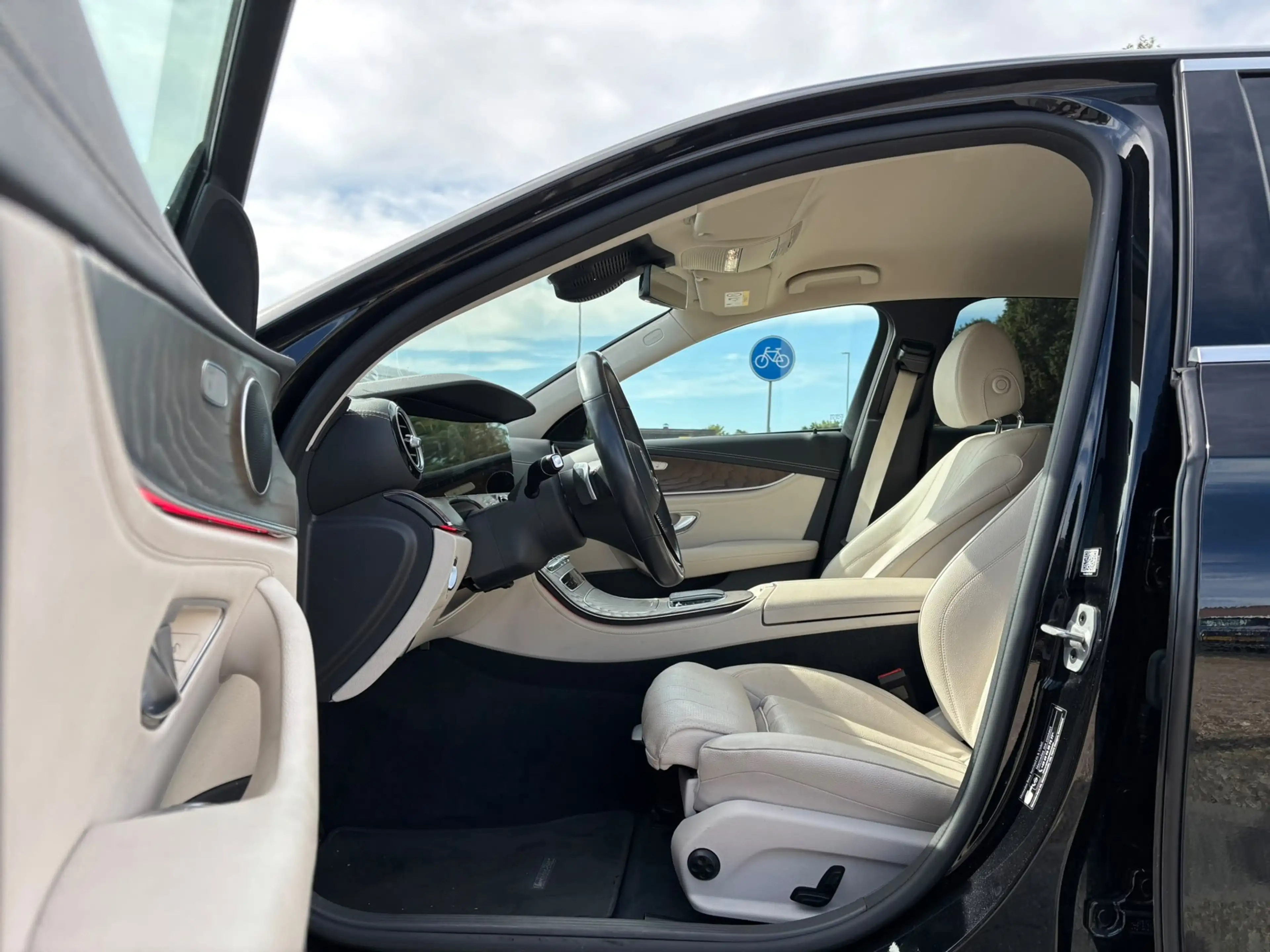 Mercedes-Benz E 220 d 4MATIC Avantgarde,luchtvering adaptive,Nieuwstaa — photo 8