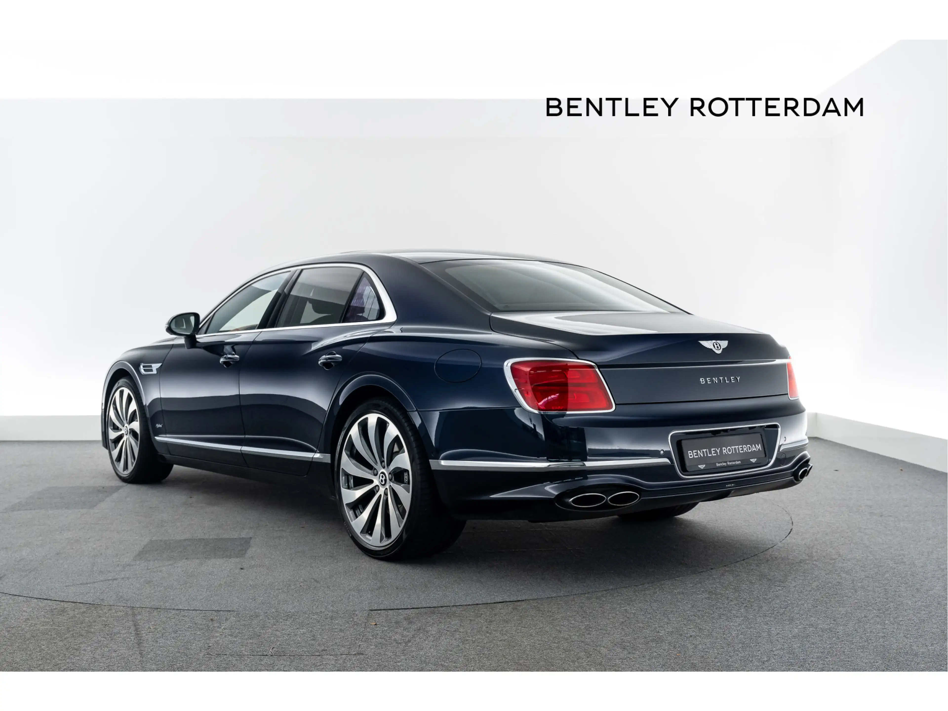 Bentley Flying Spur Hybrid MY22 | Naim — photo 3