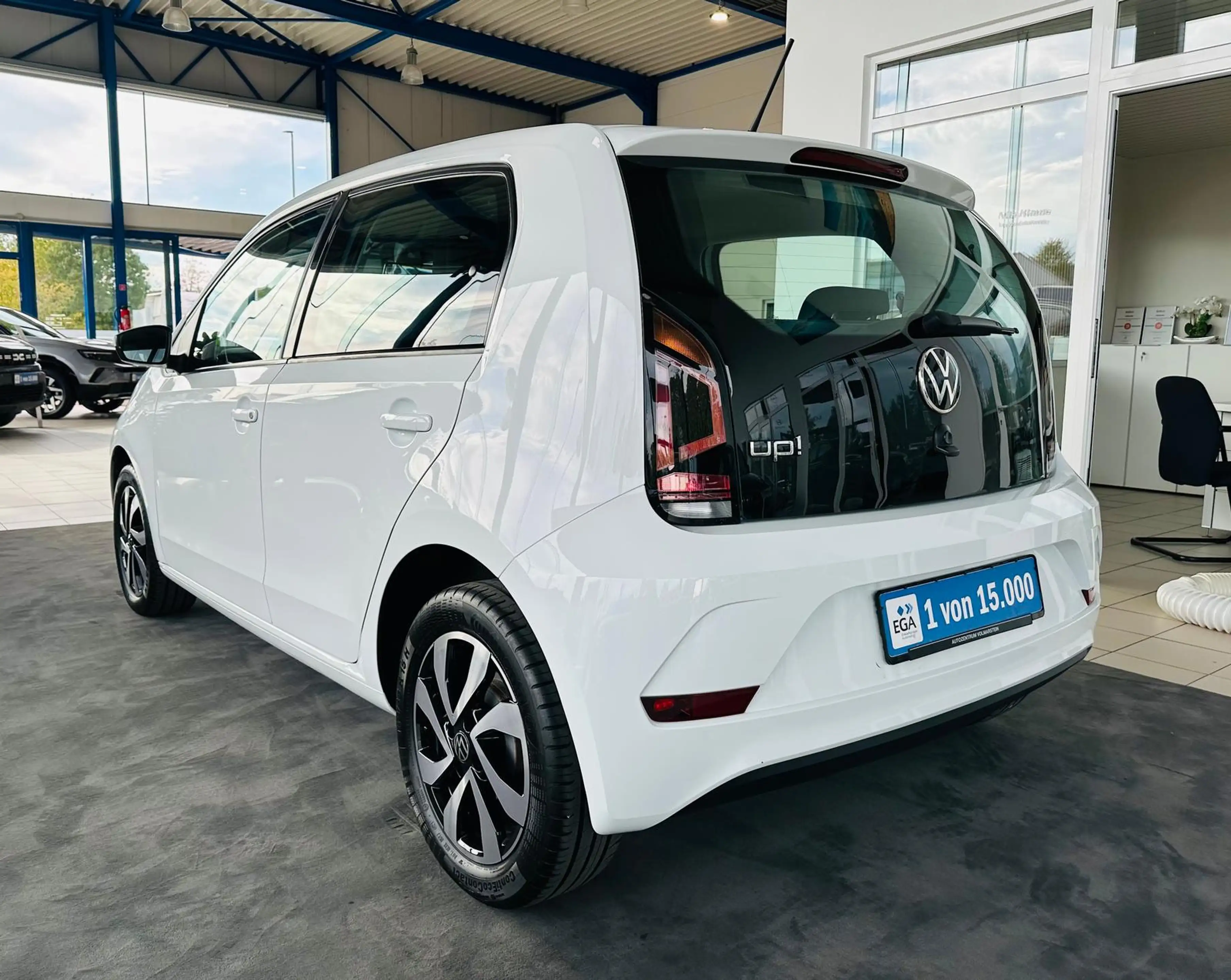 Volkswagen up! 1.0 5-türig SHZG Klima Bluetooth — photo 2