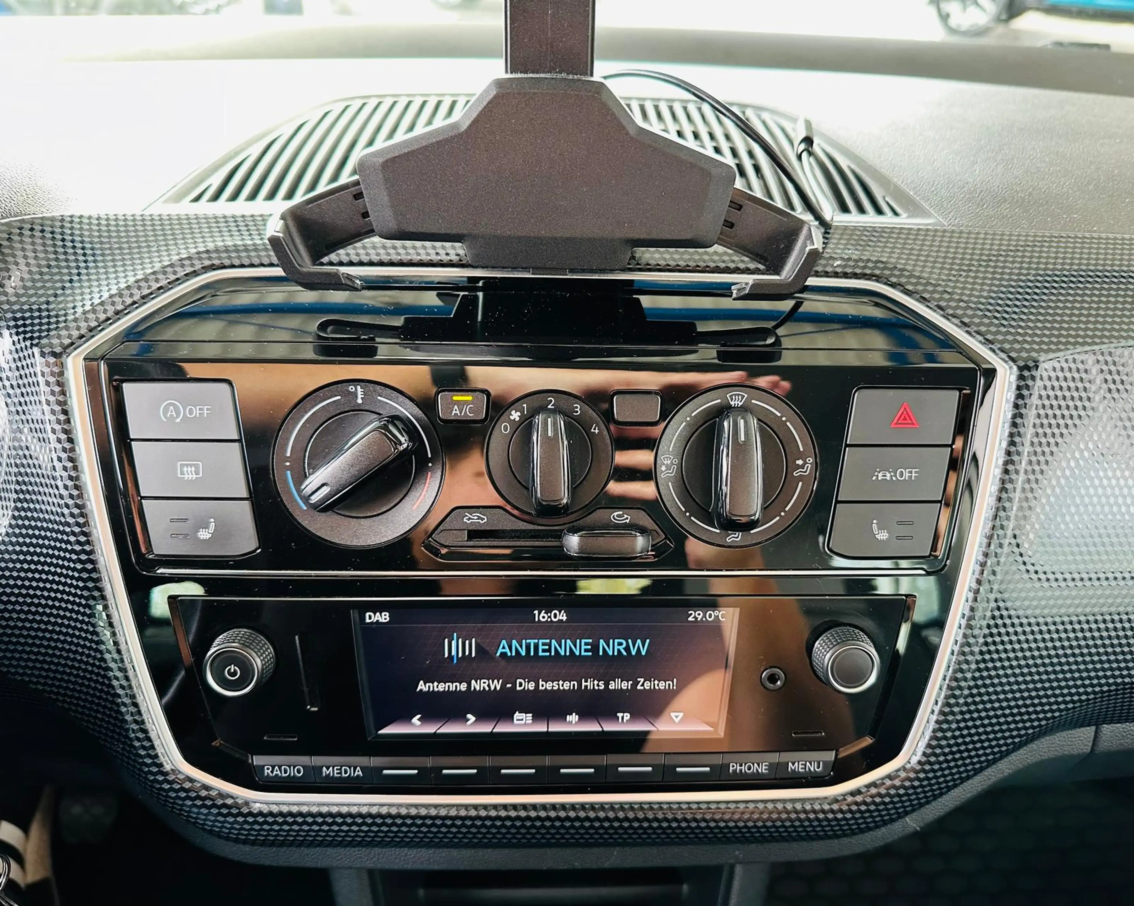 Volkswagen up! 1.0 5-türig SHZG Klima Bluetooth — photo 8