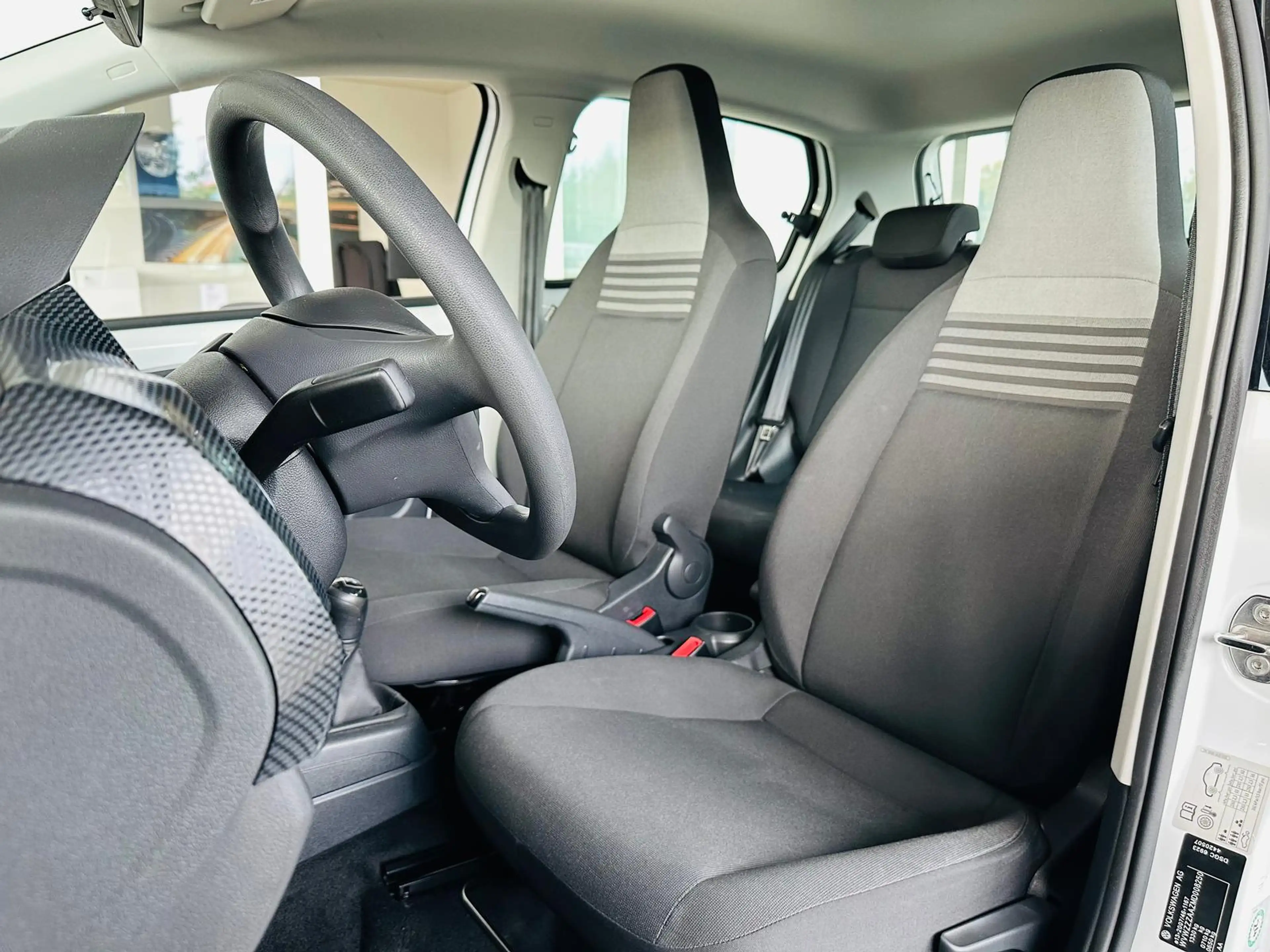 Volkswagen up! 1.0 5-türig SHZG Klima Bluetooth — photo 10
