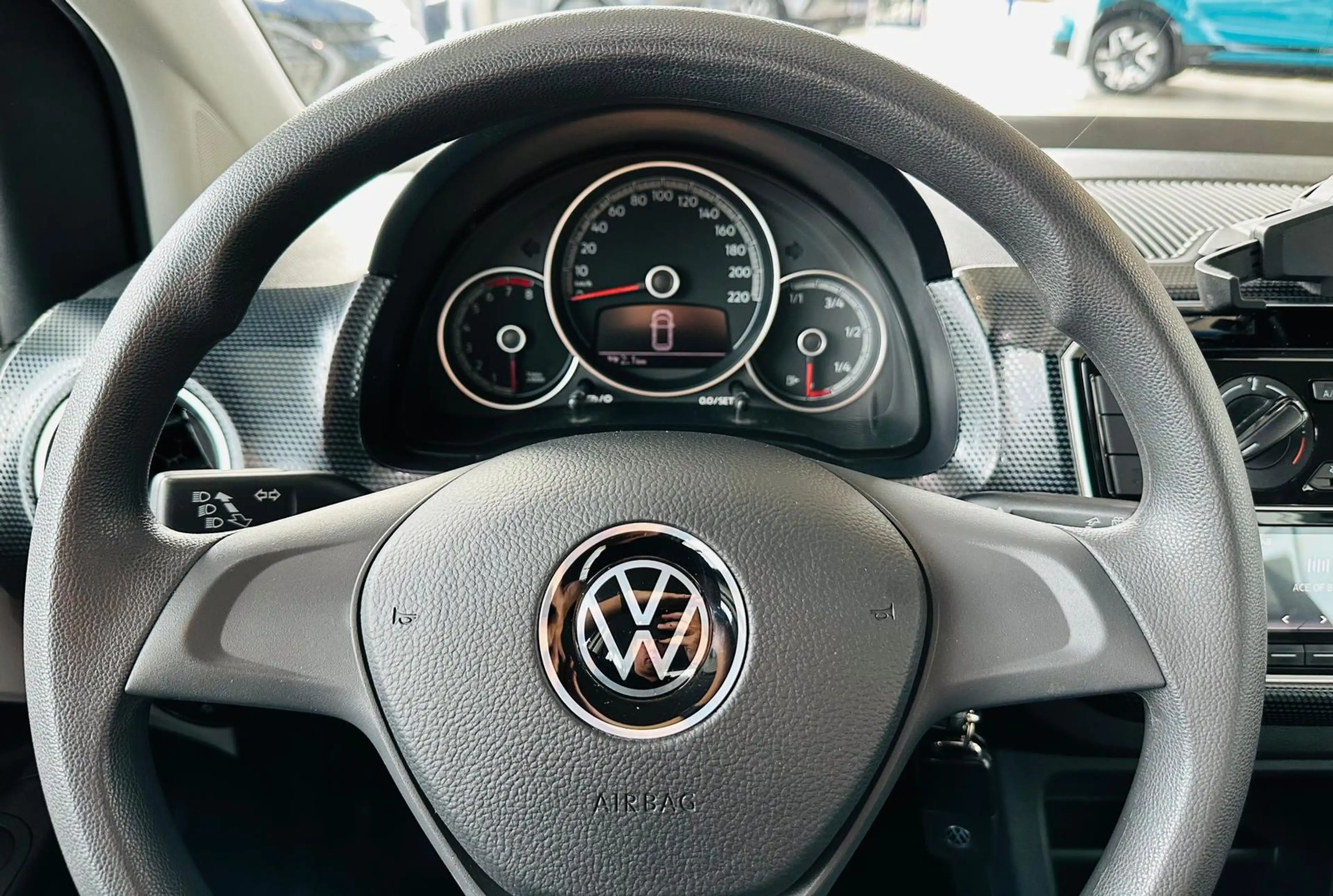 Volkswagen up! 1.0 5-türig SHZG Klima Bluetooth — photo 9