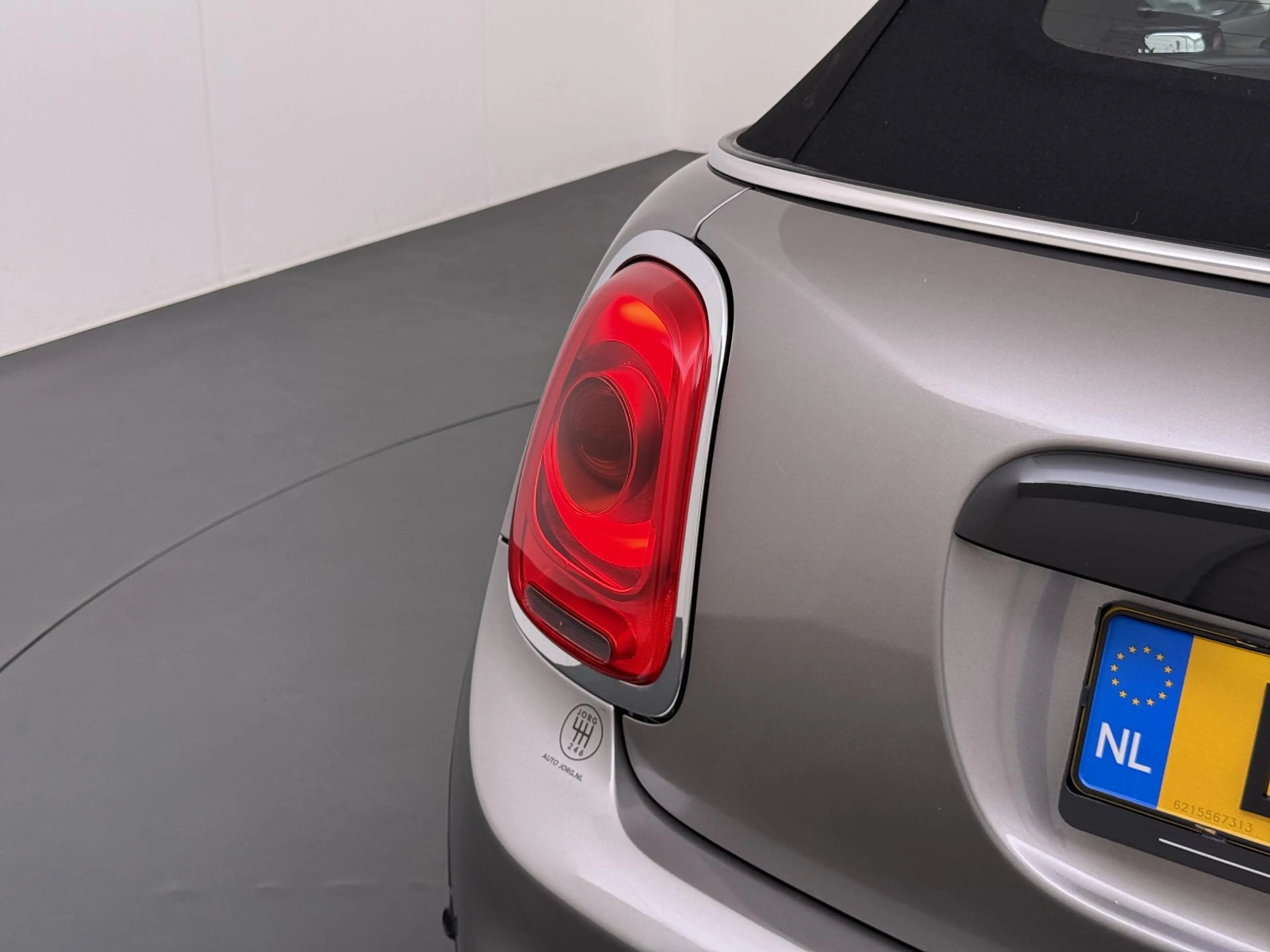 MINI Cooper S Cabrio 2.0 Chili Serious Business Navigatie | Lederen in — photo 5