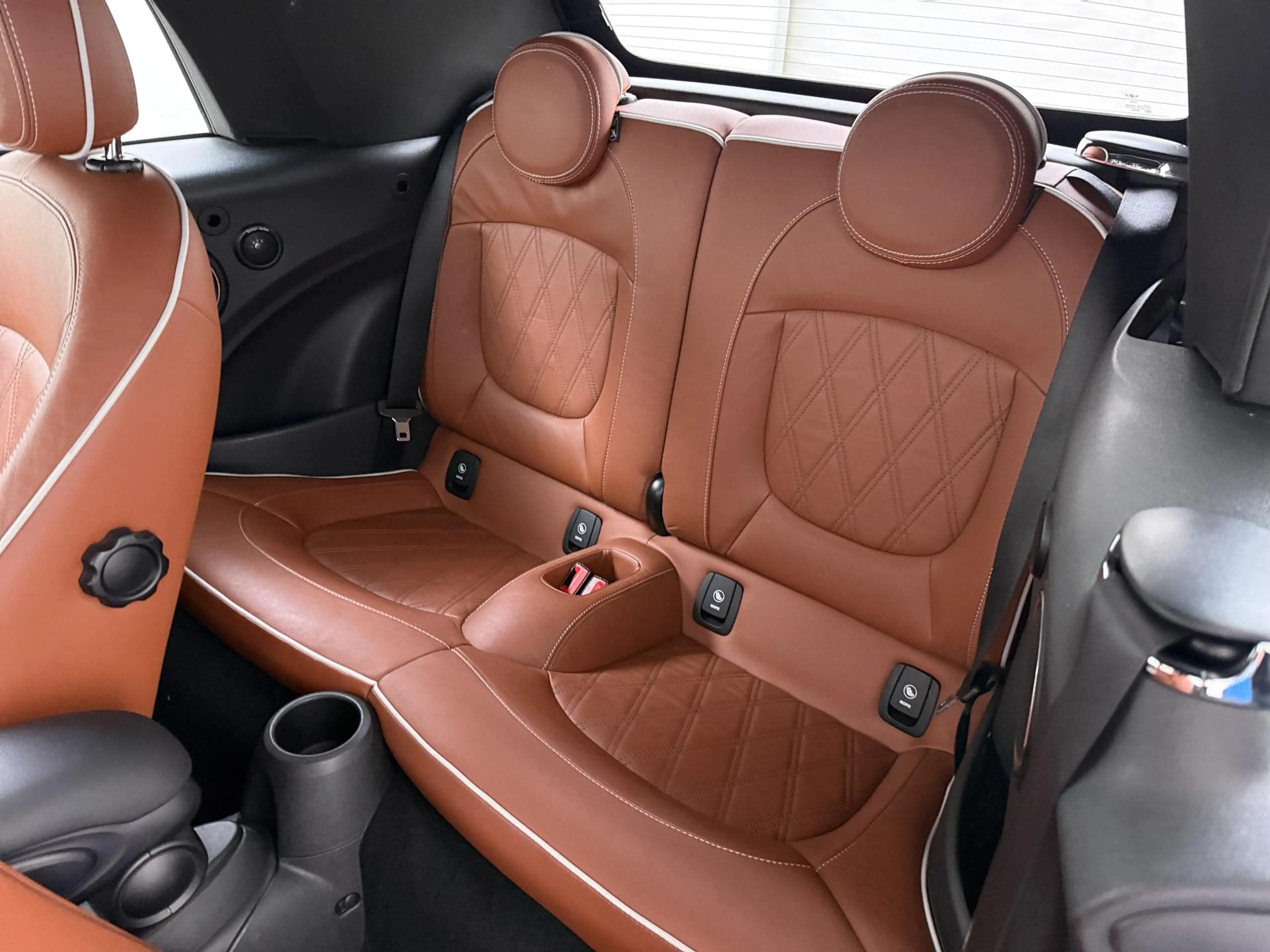 MINI Cooper S Cabrio 2.0 Chili Serious Business Navigatie | Lederen in — photo 14