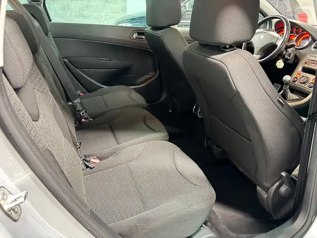 Peugeot 308 view 8