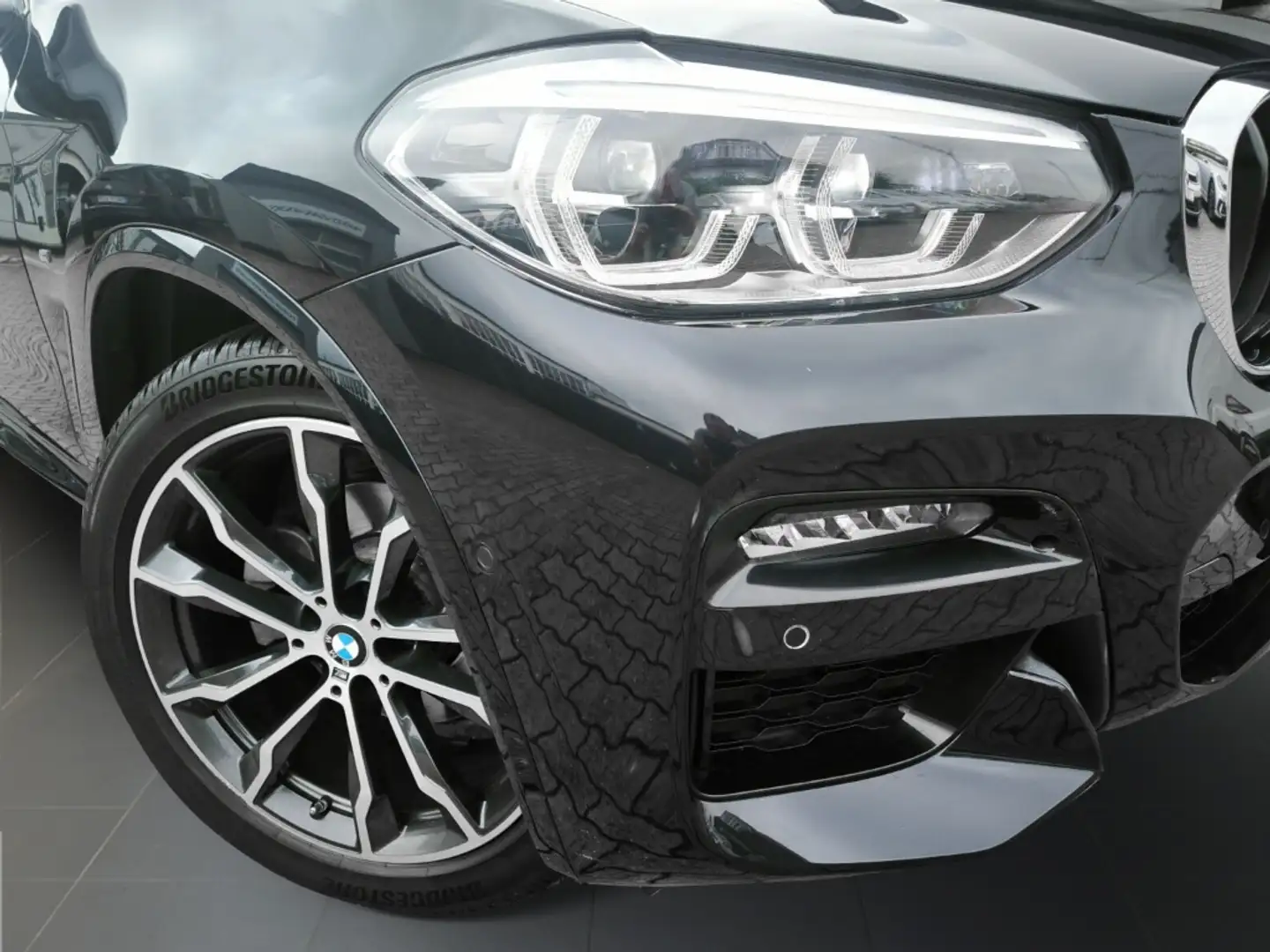 BMW X4 20d xDrive MSport AHK HUD Panorama Kamera Navi Dig Schwarz - 2