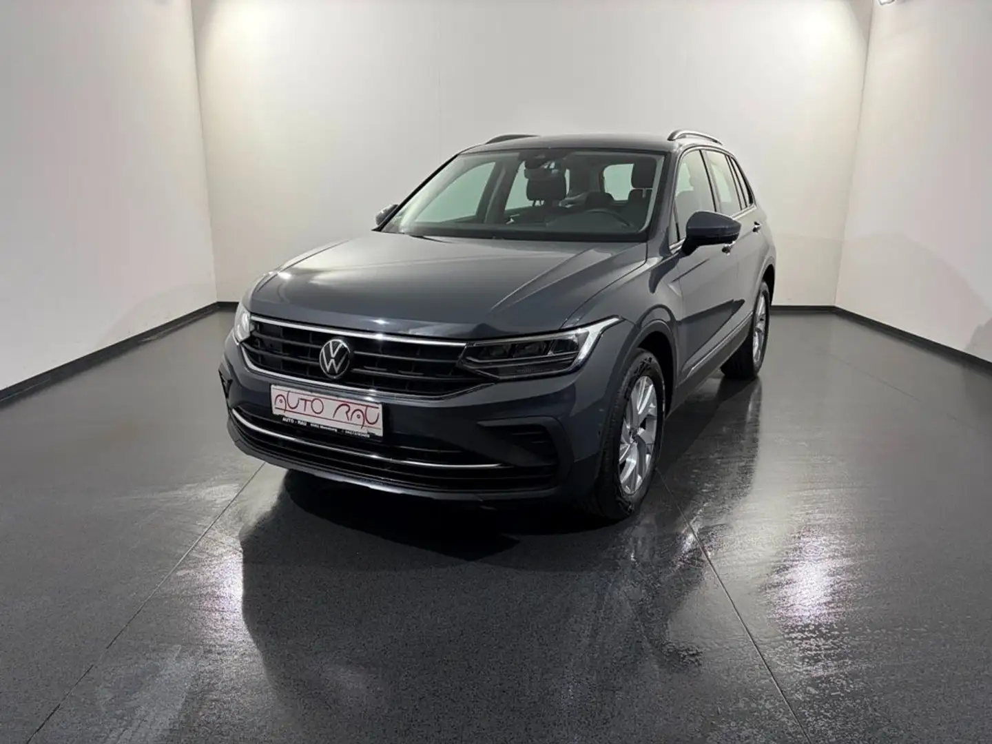 Volkswagen Tiguan 2.0 TDI SCR Life 4Motion DSG *AHK*LED*ACC* Grau - 2