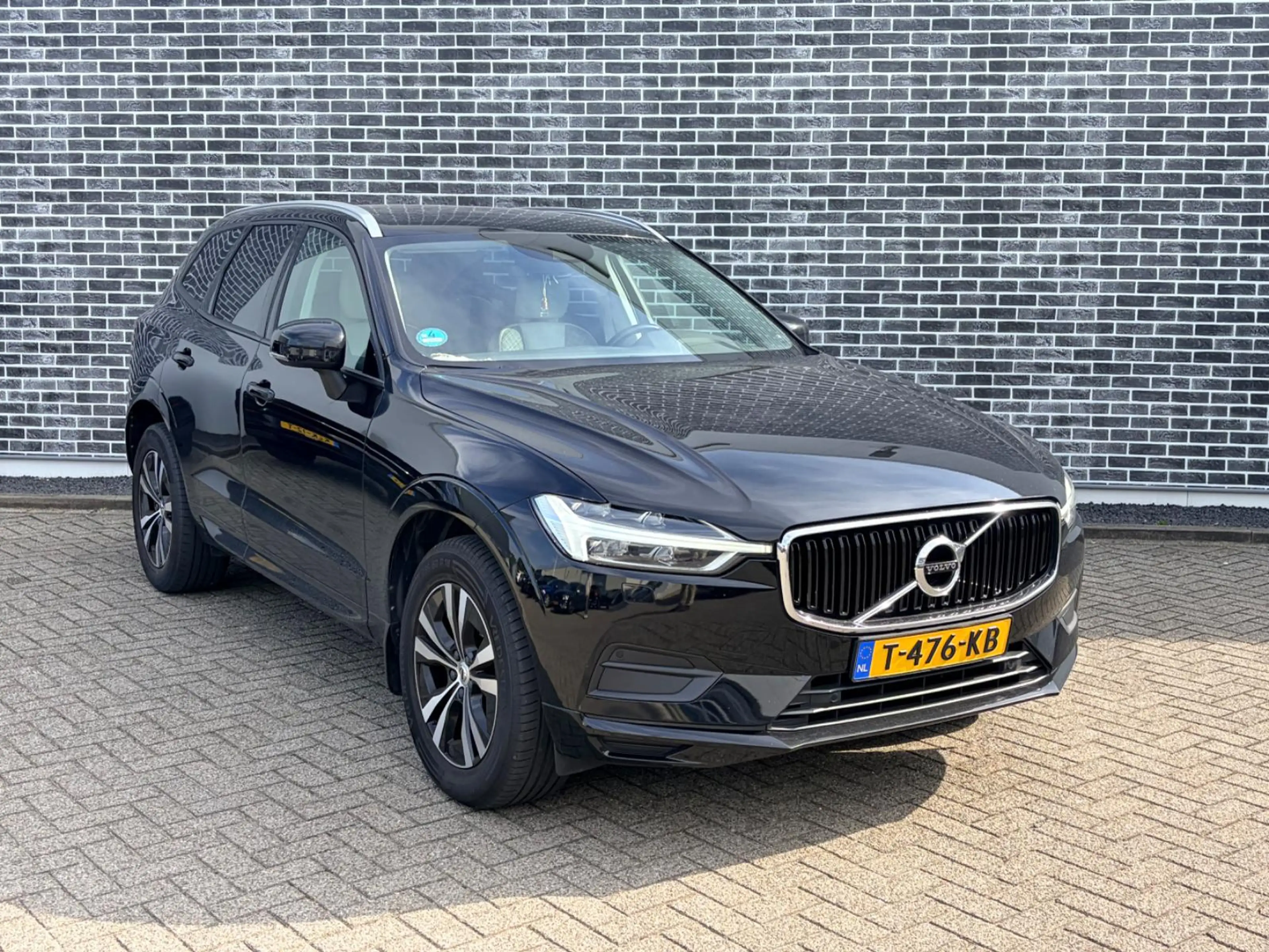 Volvo XC60 2.0 B5 AWD Momentum Pro | Parkeersensoren | Privac — photo 3