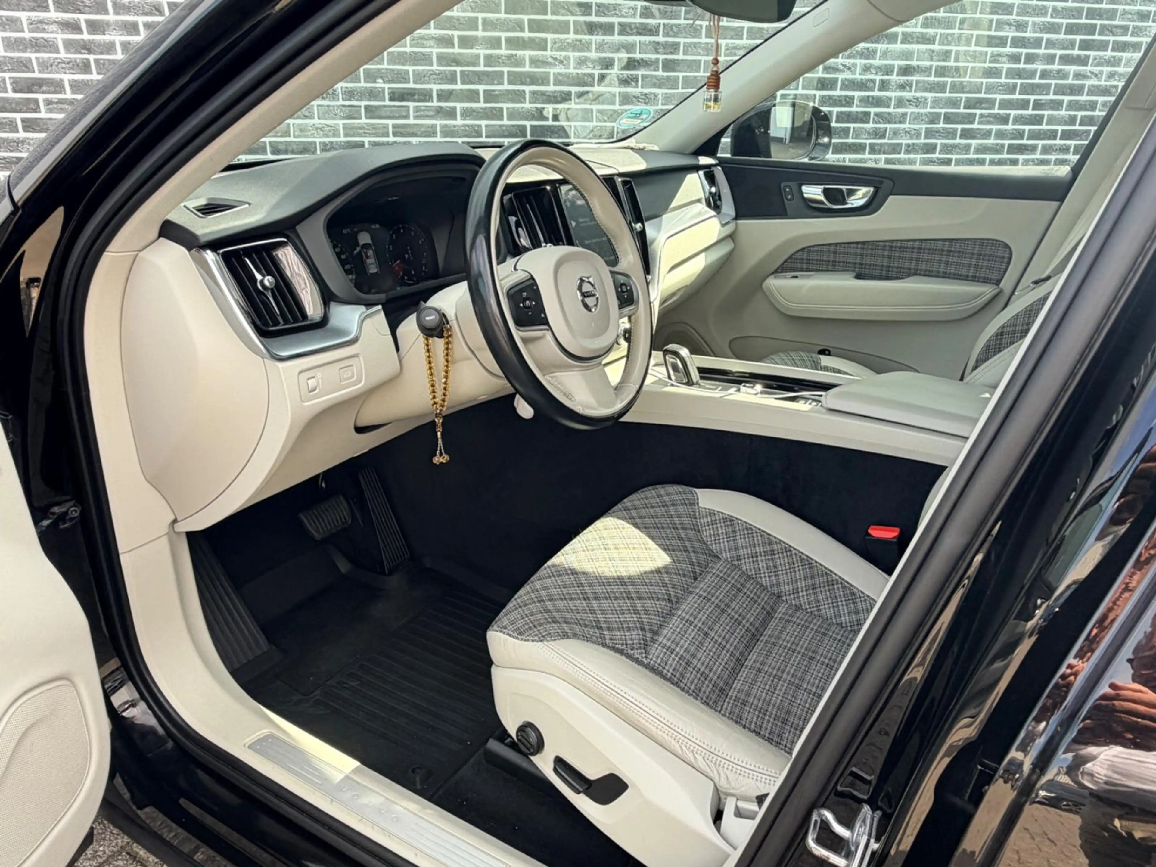 Volvo XC60 2.0 B5 AWD Momentum Pro | Parkeersensoren | Privac — photo 6