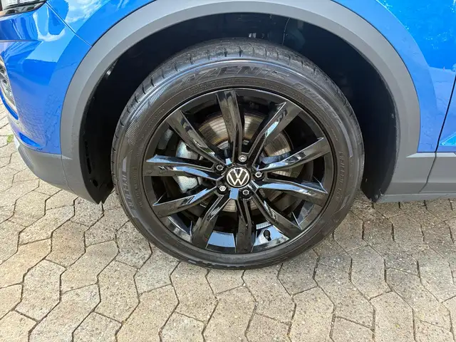 Volkswagen T-Roc view 4
