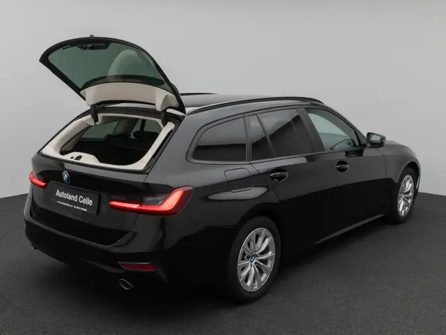 BMW 3 Series view 13