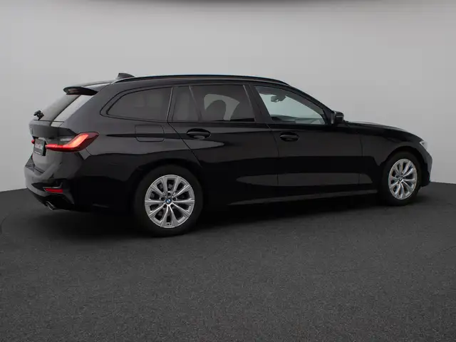 BMW 3 Series view 6
