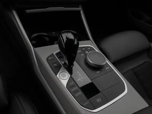 BMW 3 Series view 23