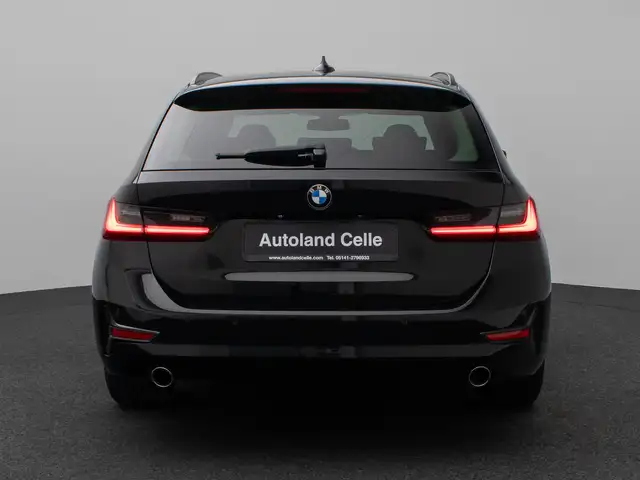 BMW 3 Series view 8