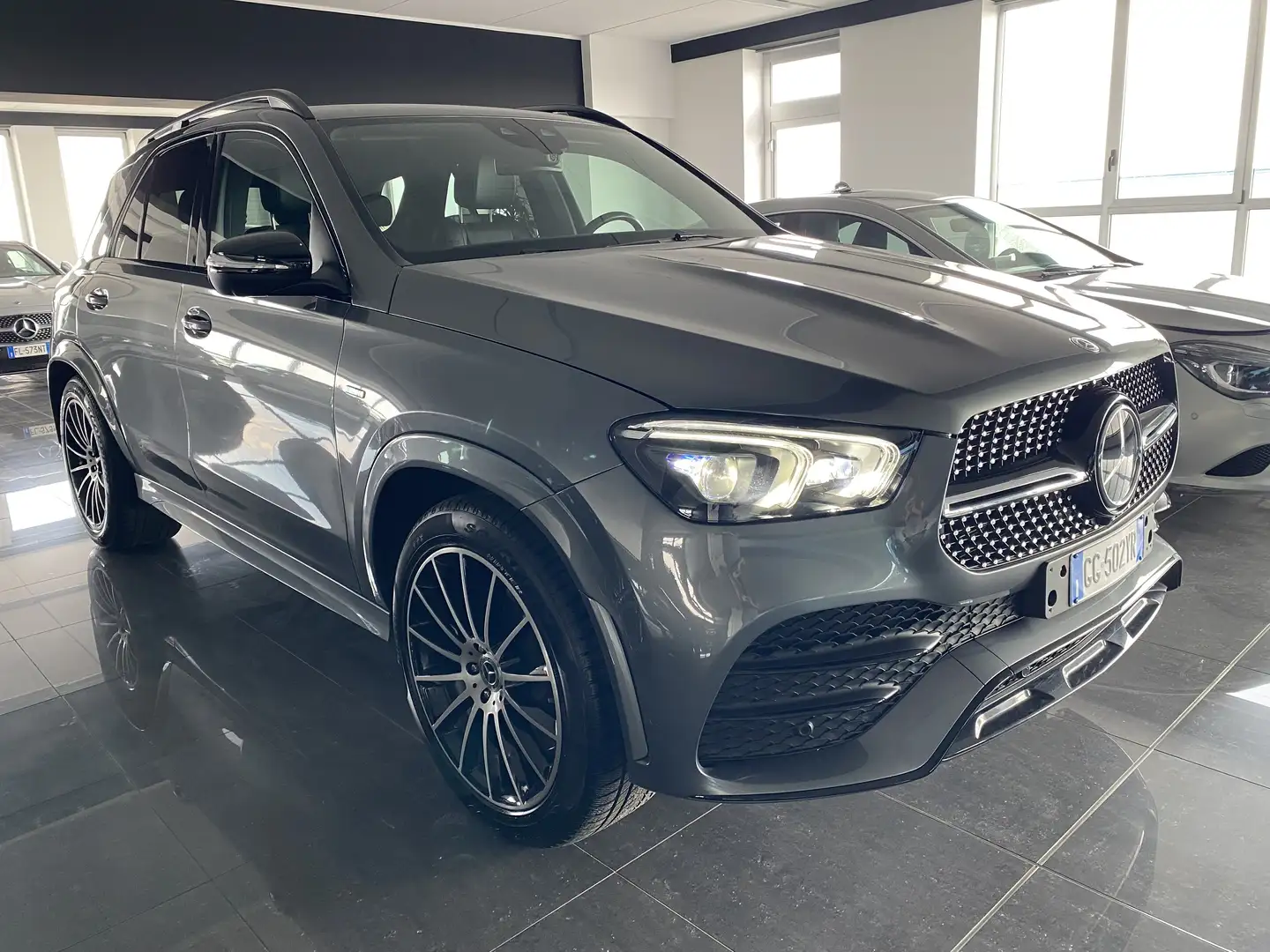Mercedes-Benz GLE 350 de(eq-power)PremiumPlus AIRMATIC/DISTRONIC/360° Grigio - 1
