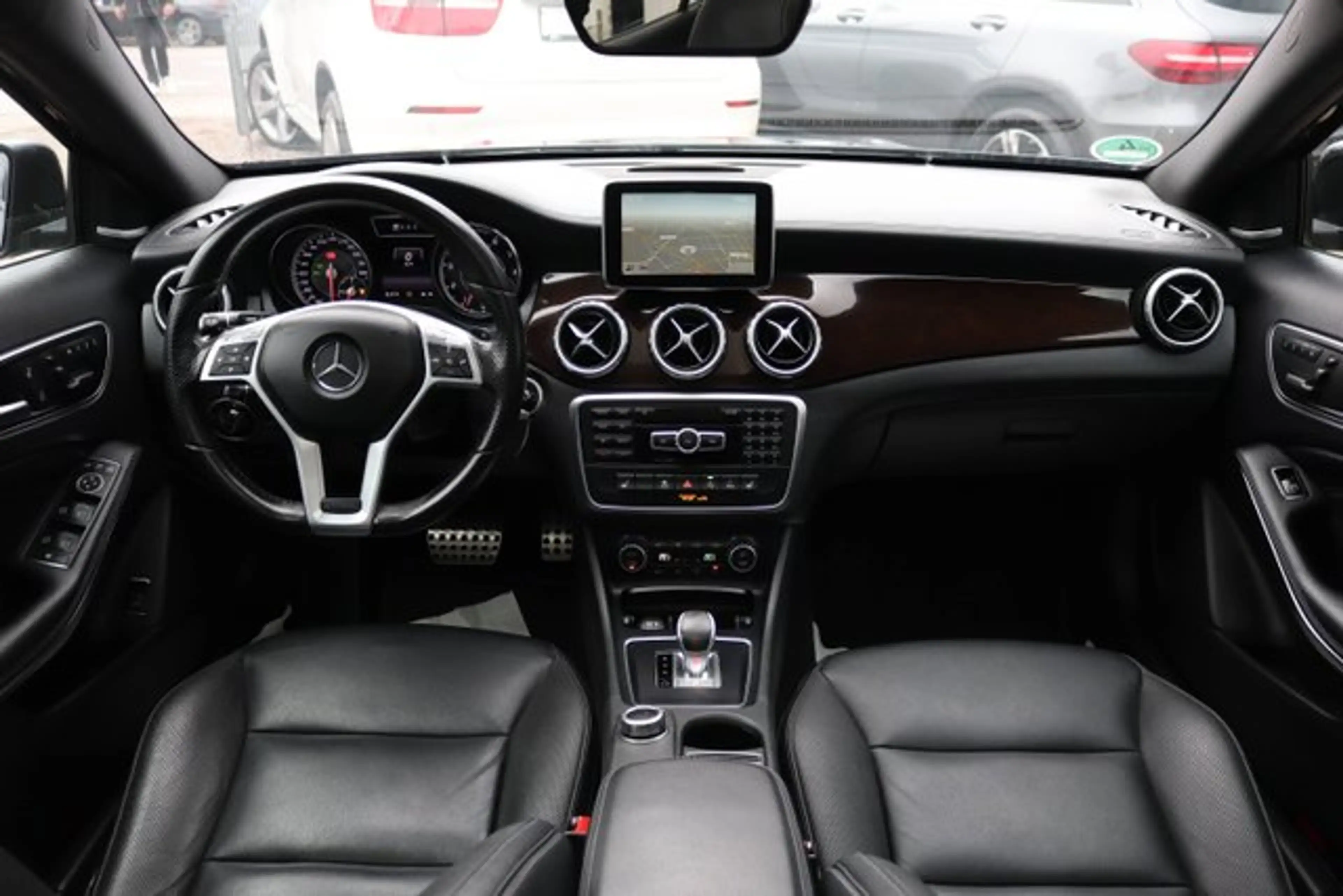 Mercedes-Benz GLA 45 AMG 4MATIC Panoram*Kamera*H&K*Memory — photo 7