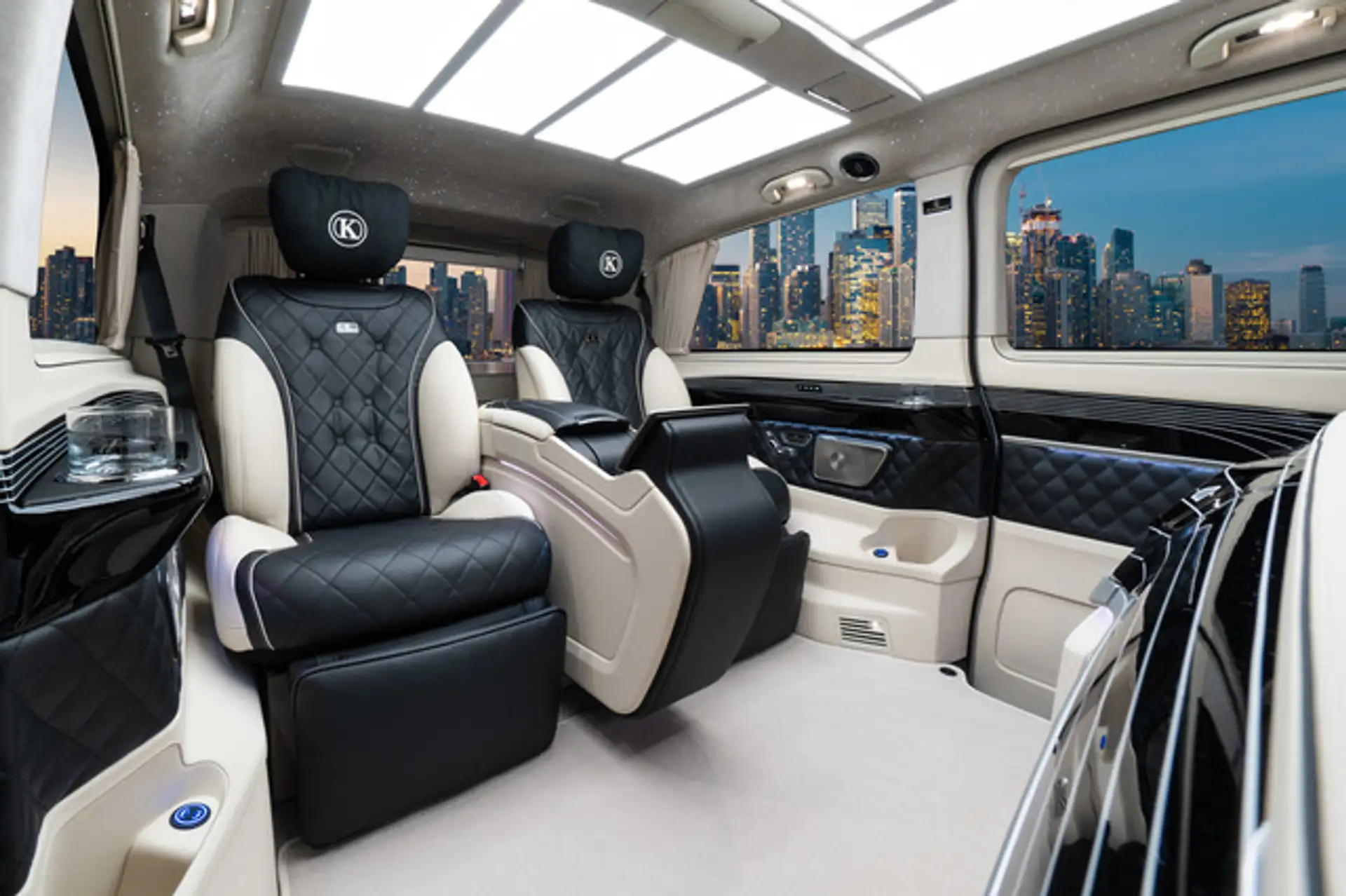 벤츠 V300 2026 흰색 사진 3