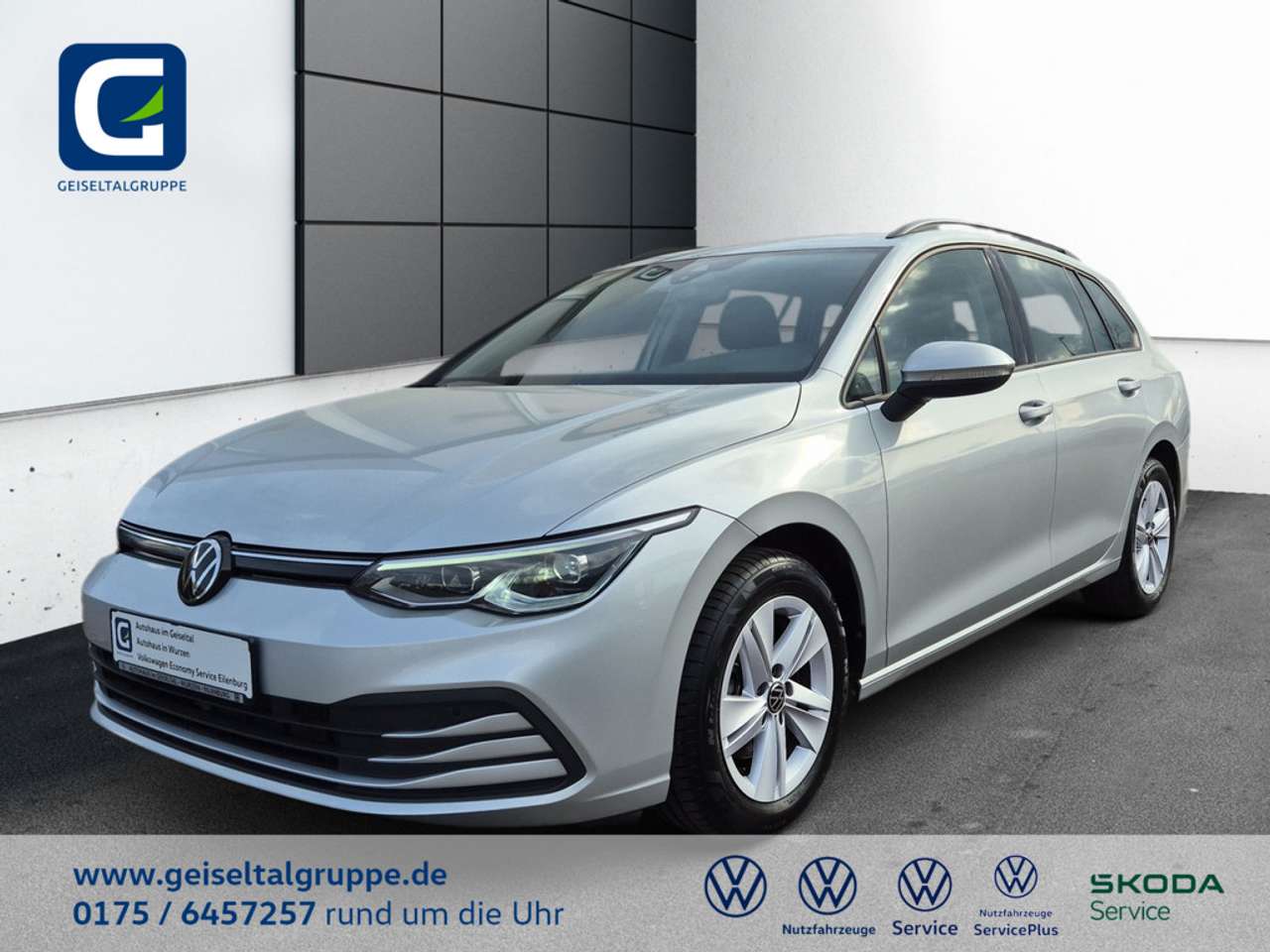 Volkswagen Golf 2023 — VIII Variant 1.5 eTSI Life *DSG*LED*AHK*NAVI*DAB*PDC*SHZ*