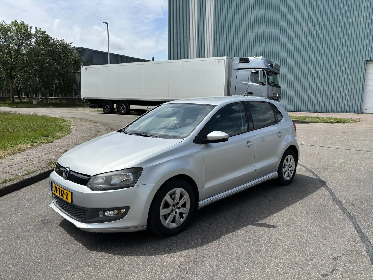 Volkswagen Polo 1.2 TDI BlueMotion Comfortline 5-Deurs 75 PK. Mooi Stříbrná - 1