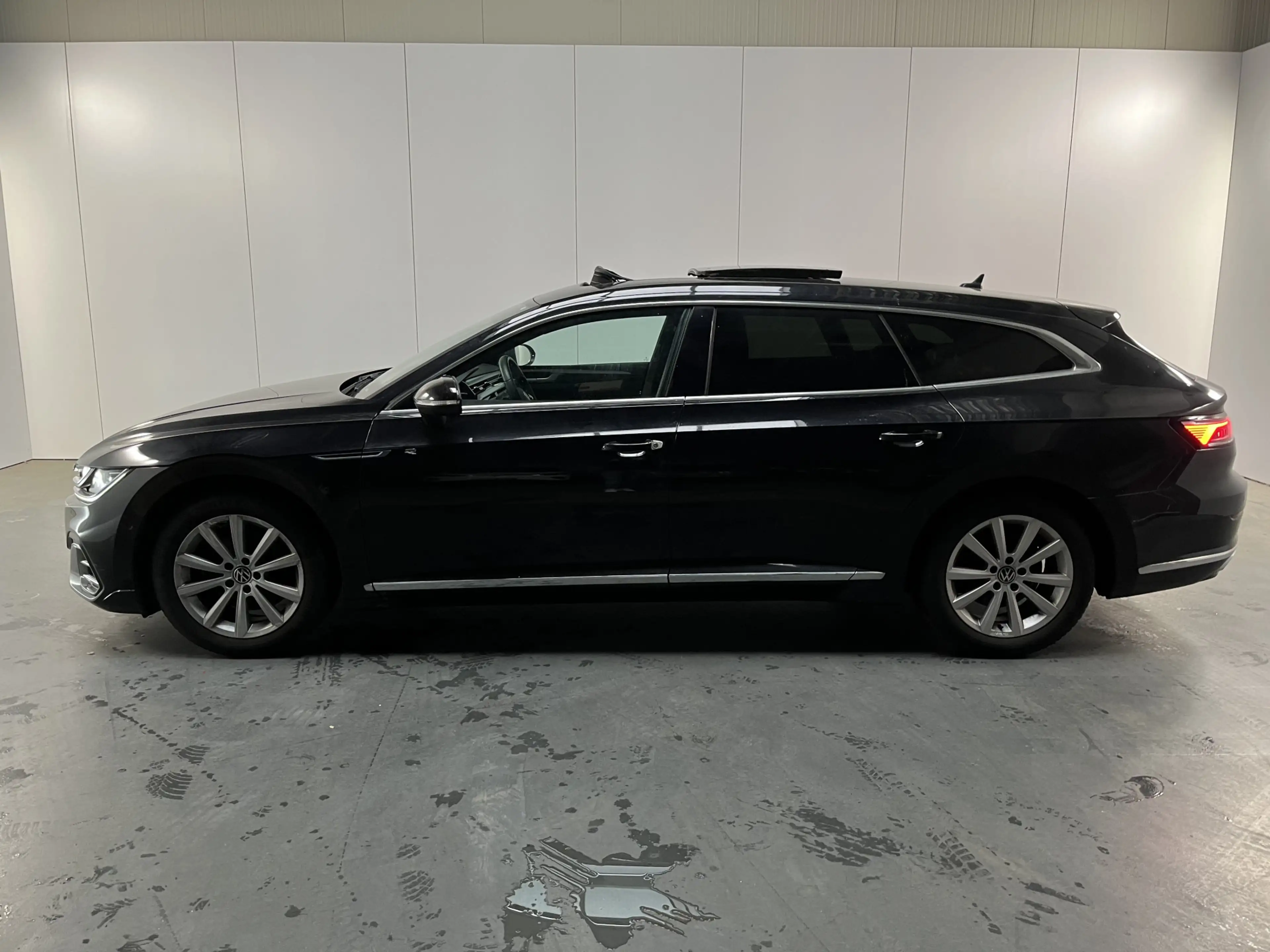 Volkswagen Arteon Shooting Brake 1.4 TSI eHybrid R-Line / AUTOMAAT/ — photo 2