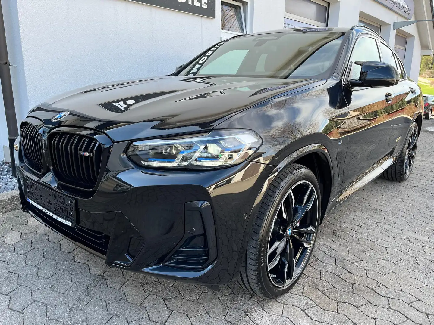 BMW X4 M d Head-Up HK DAB WLAN Standhzg. PANO AHK Černá - 2