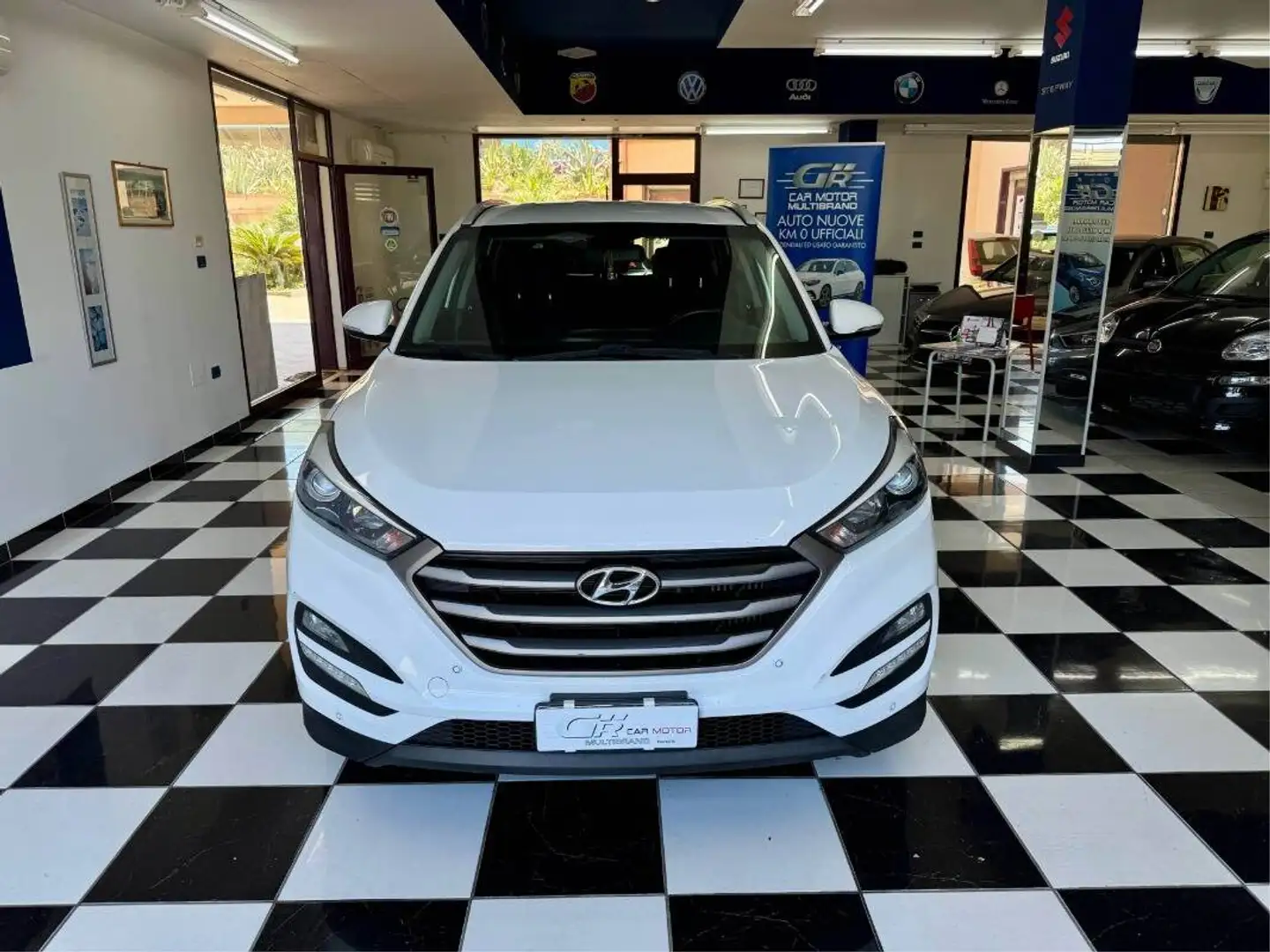 Hyundai TUCSON 1.7 crdi Comfort 2wd 115cv Blanc - 1