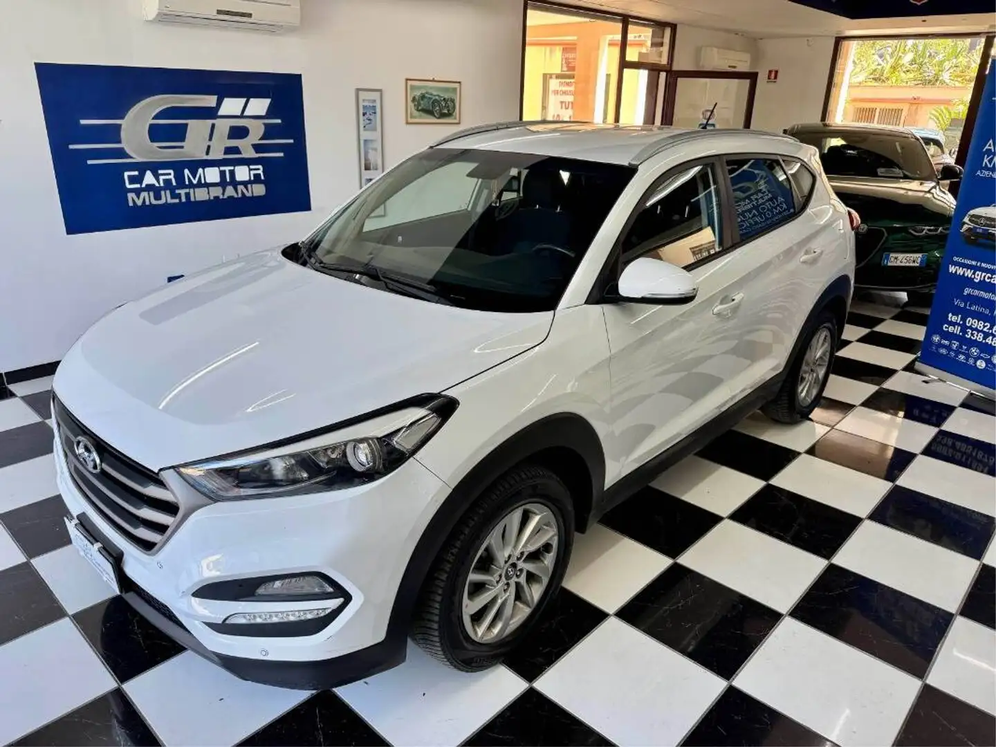 Hyundai TUCSON 1.7 crdi Comfort 2wd 115cv Blanc - 2