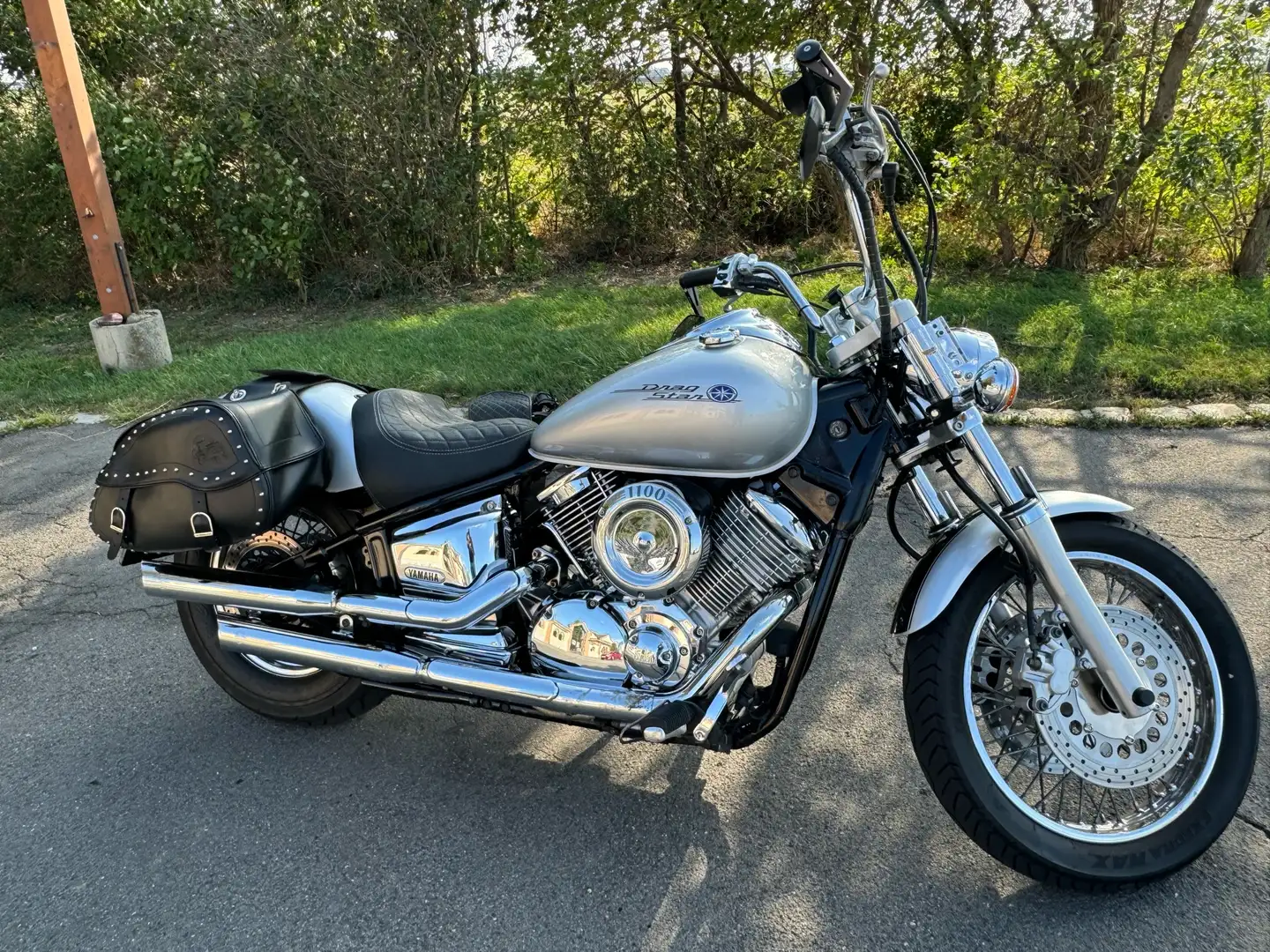 Yamaha XVS 1100 Argintiu - 1