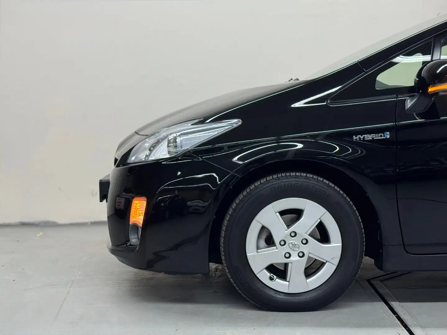 Toyota Prius 1.8 Comfort Dealer Onderhouden Airco HUD Schwarz - 2
