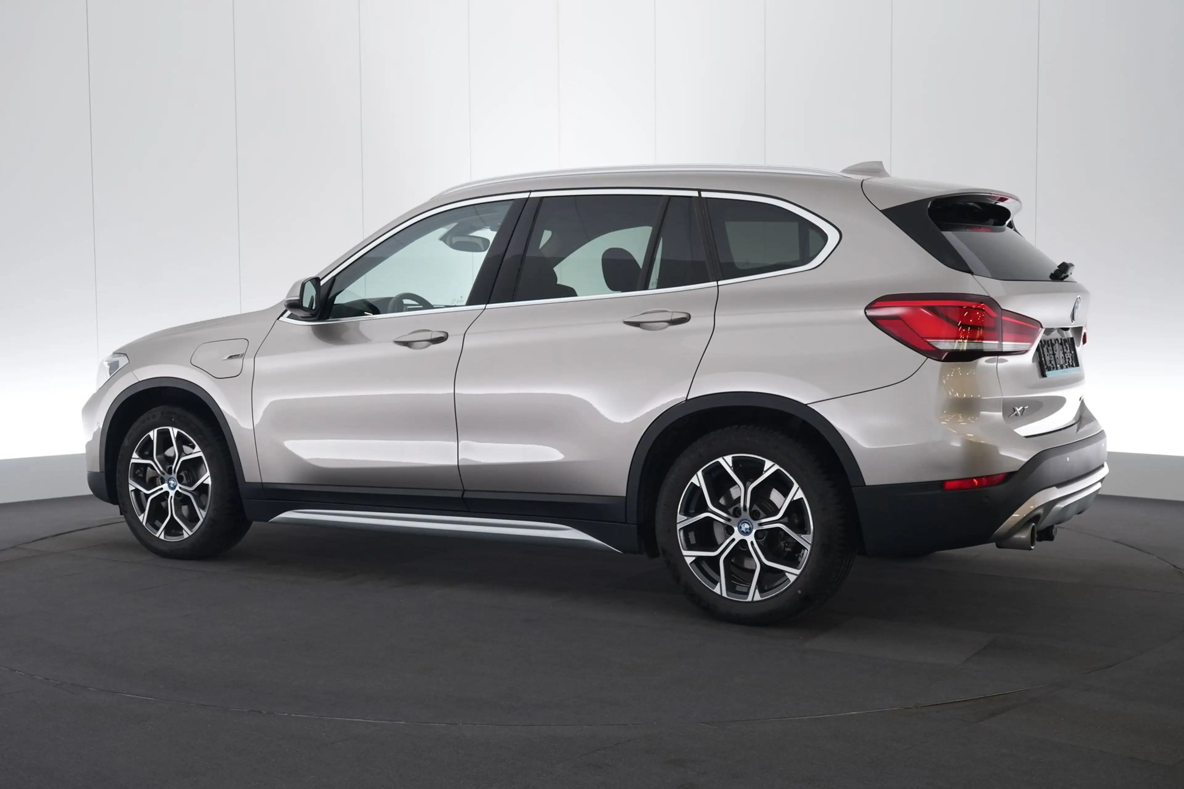 BMW X1 1.5 xDrive25e PHEV xLine Business LEDER/CUIR Adapt — photo 10