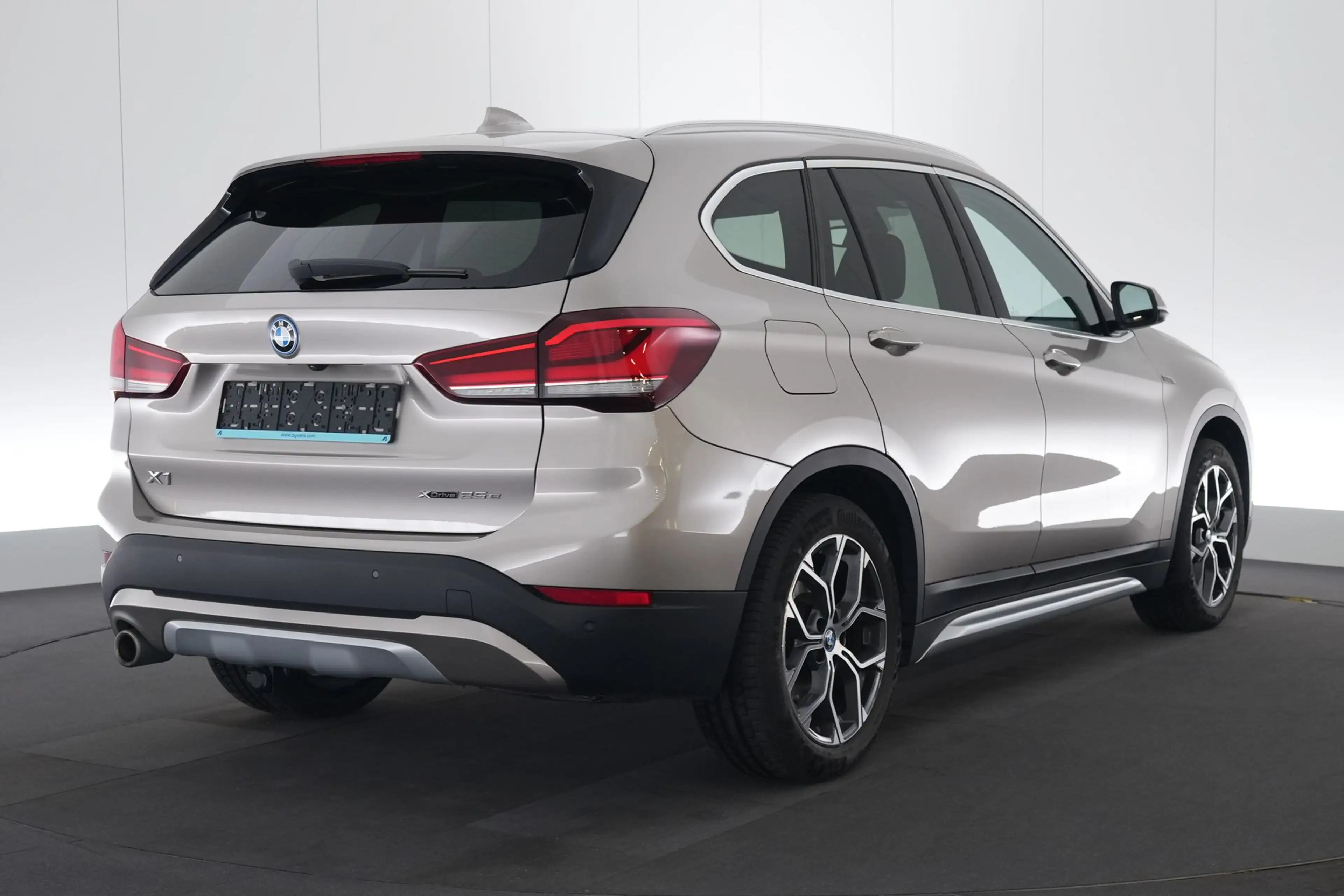 BMW X1 1.5 xDrive25e PHEV xLine Business LEDER/CUIR Adapt — photo 7