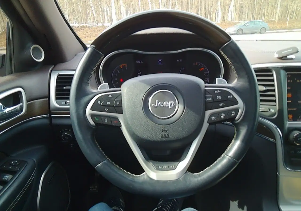 Jeep Grand Cherokee снимка Jeep Grand Cherokee