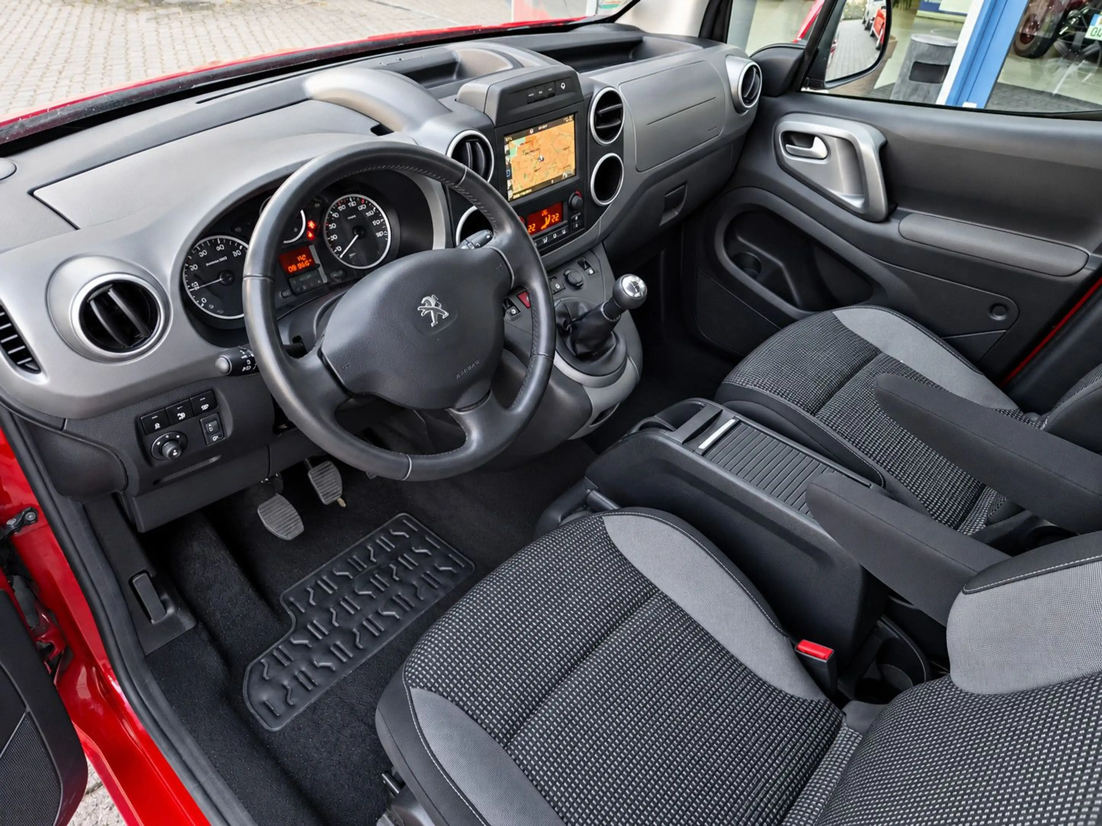 Citroen Berlingo Partner Tepee Allure ROLLSTUHL-RAMPE — photo 3