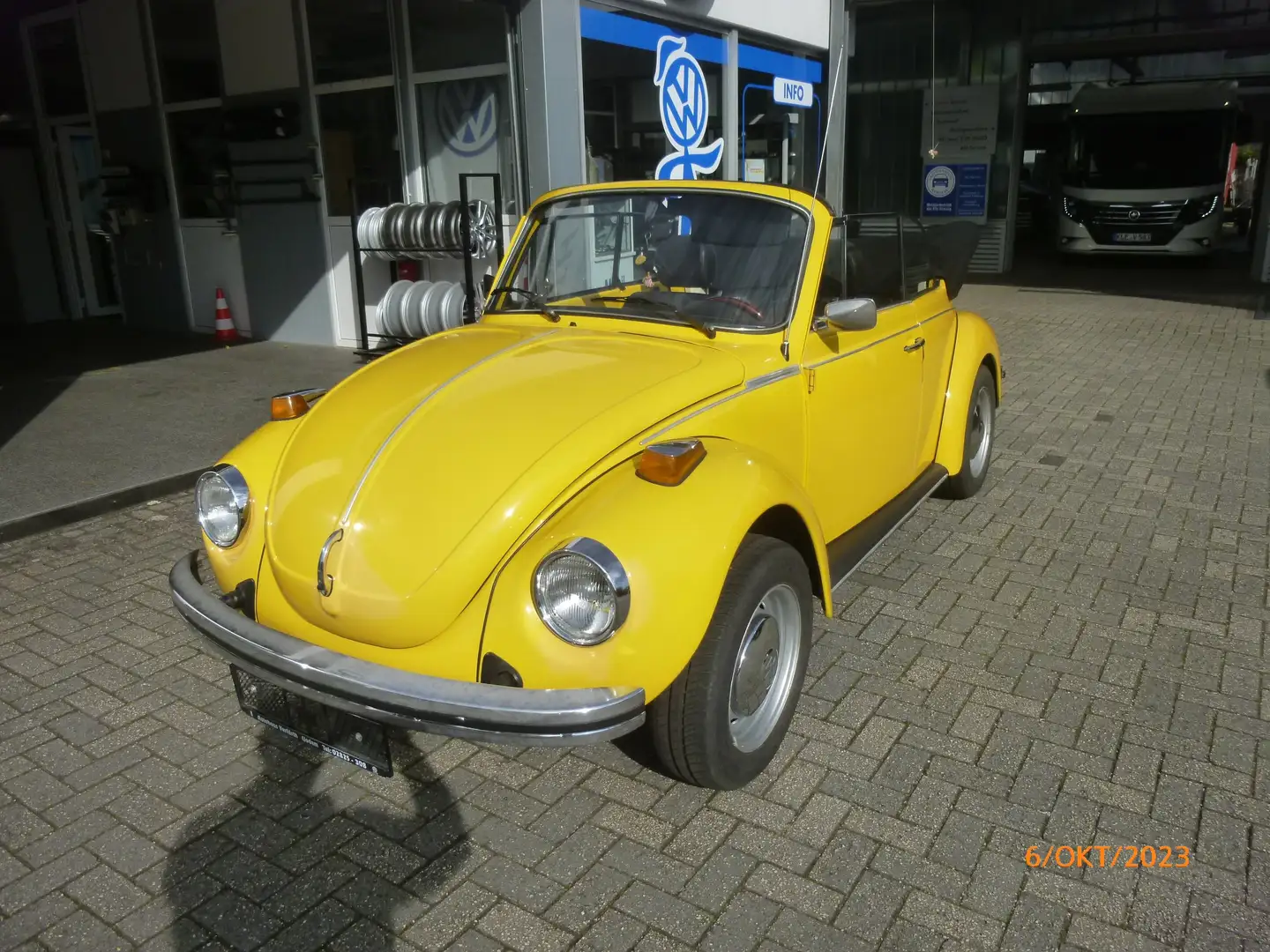 Volkswagen Käfer Cabrio US Import Żółty - 1