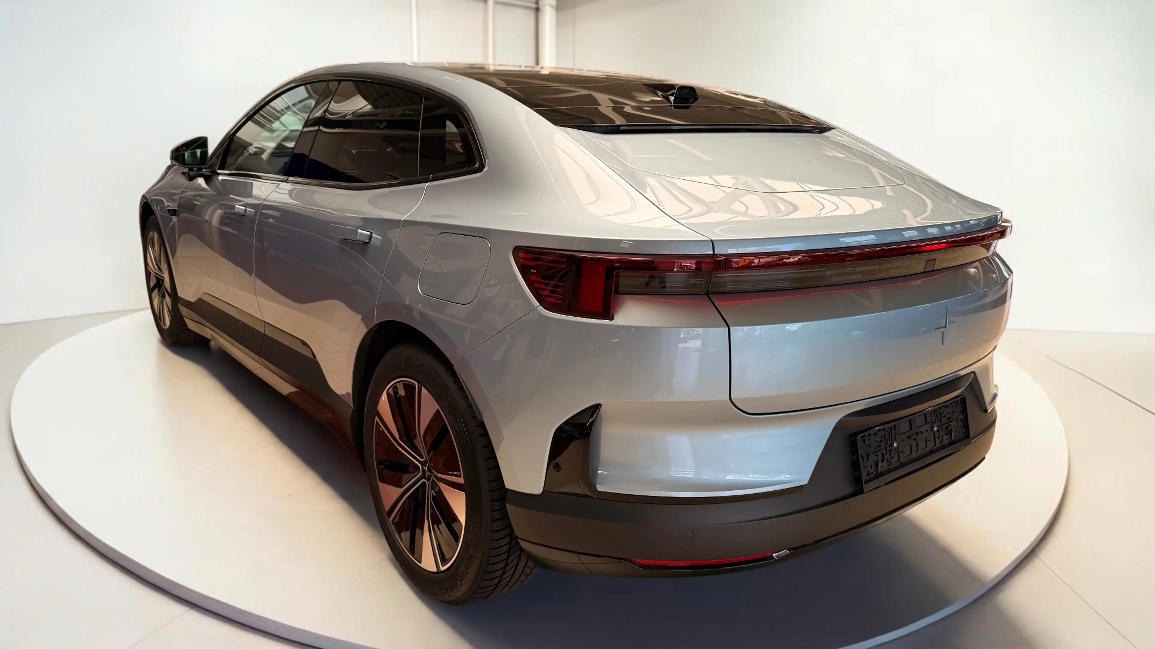 Polestar 4 POLESTAR 4 LONG RANGE SINGLE MOTOR | PRIME • PILOT • PLUS | 7.303 KM MY26 — photo 3