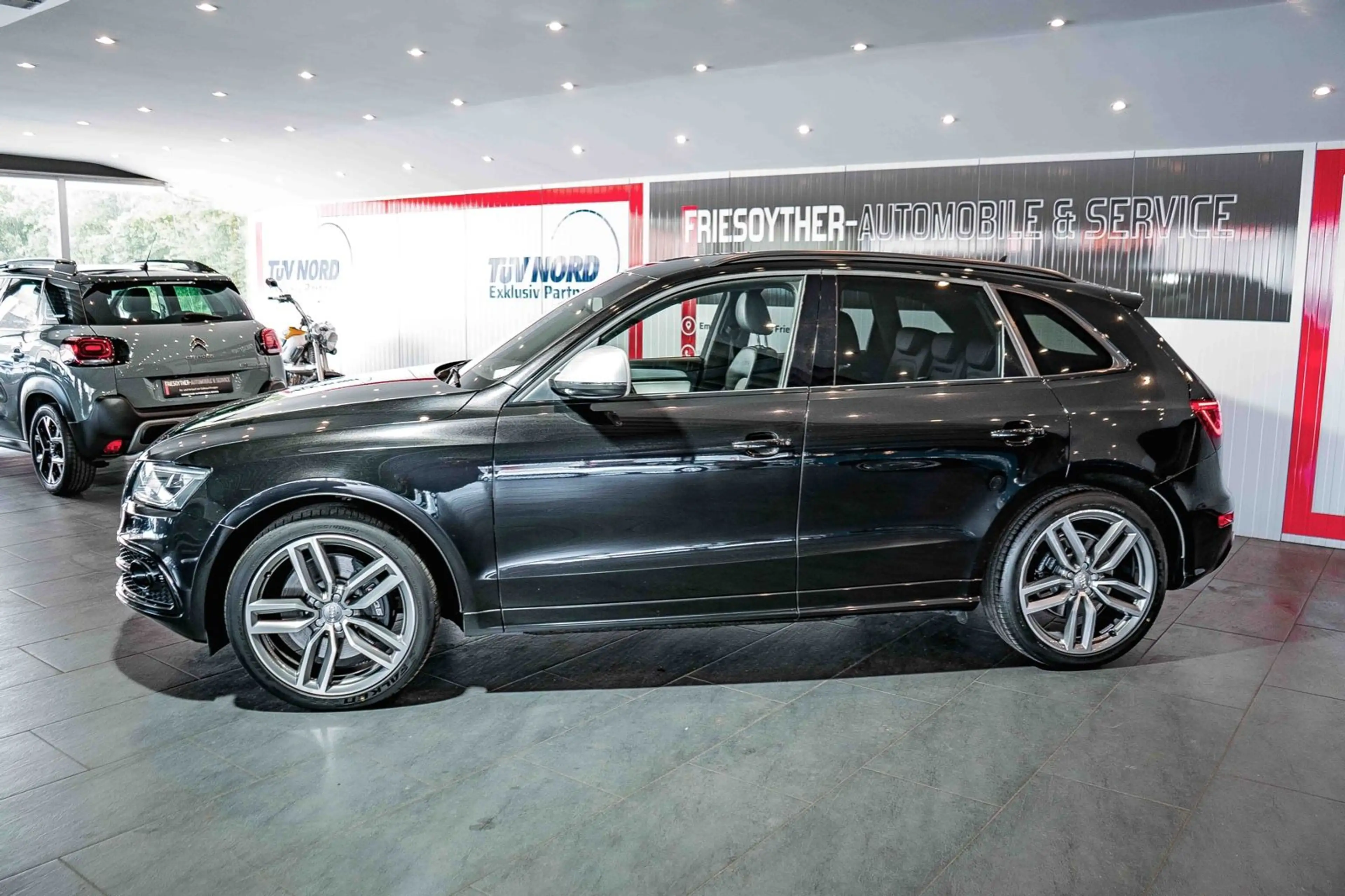 Audi SQ5 3.0 TDI quattro Xenon Standhzg. AHK Leder — photo 7