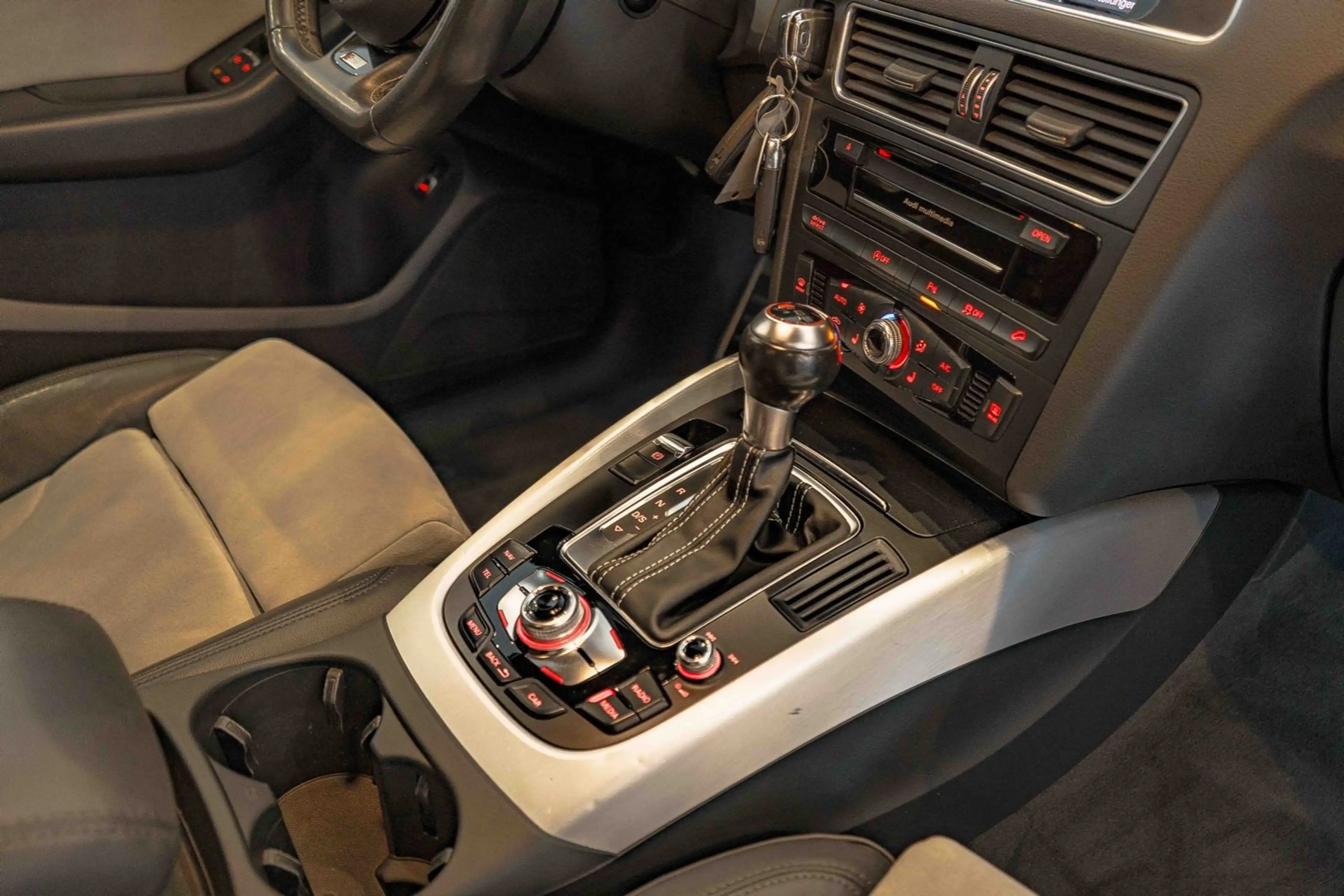 Audi SQ5 3.0 TDI quattro Xenon Standhzg. AHK Leder — photo 15