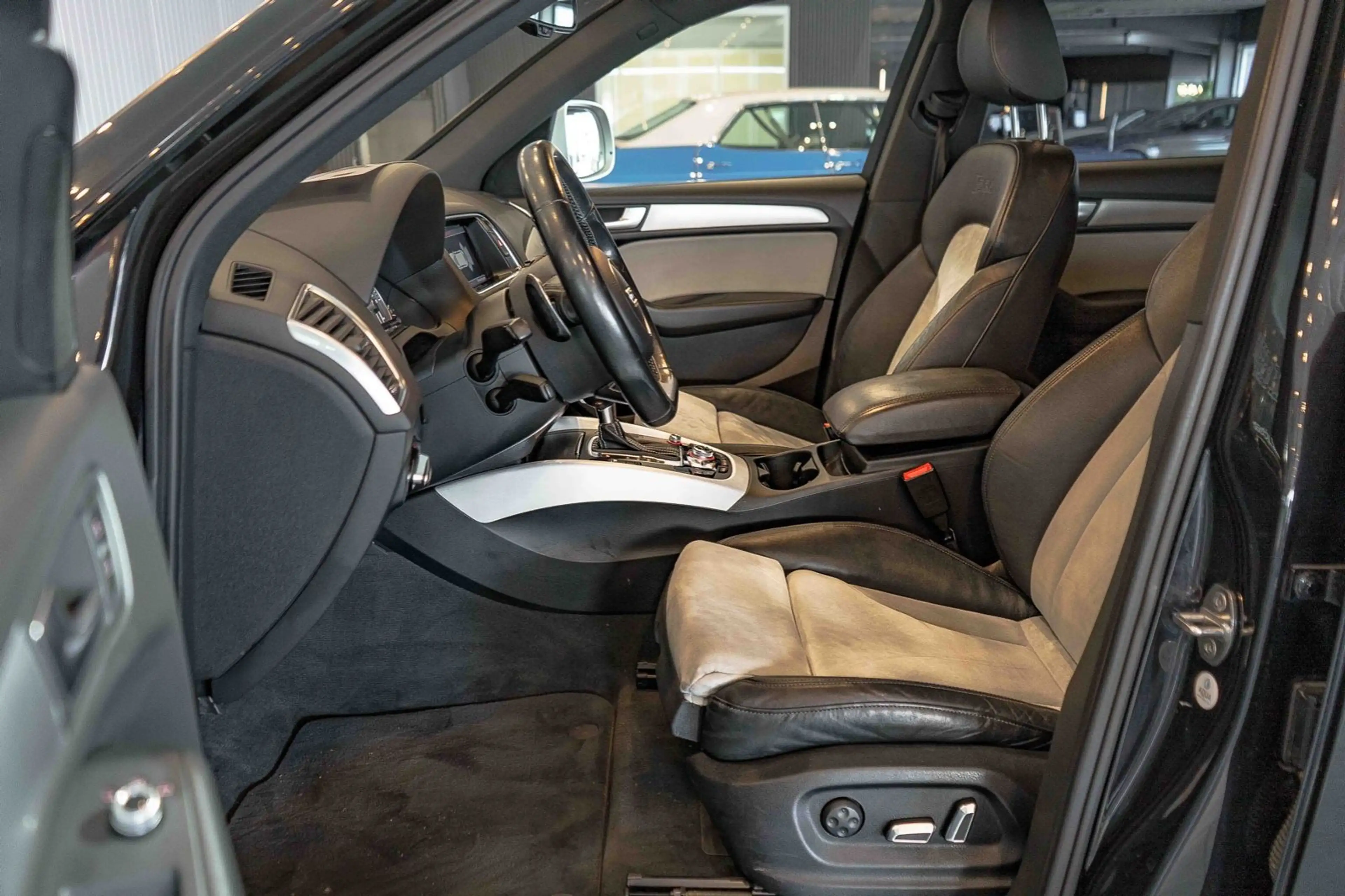 Audi SQ5 3.0 TDI quattro Xenon Standhzg. AHK Leder — photo 13