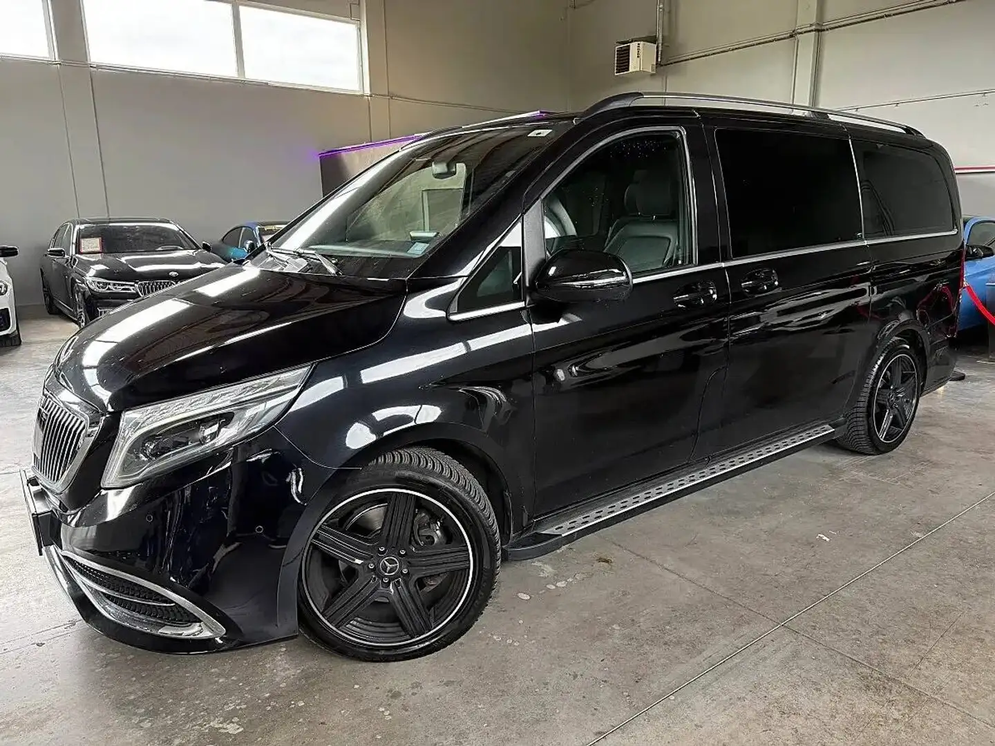 Mercedes-Benz V 250 V 250 d 4MATIC lang Aut. *MAYBACH UMBAU* Schwarz - 1