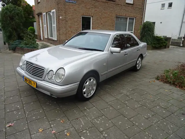 Mercedes-Benz E 280 E-280 Elegance Automaat