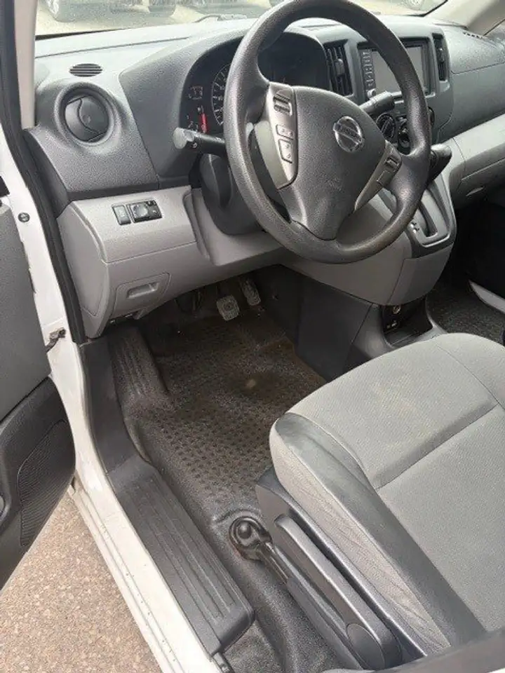Nissan NV200 снимка Nissan NV200